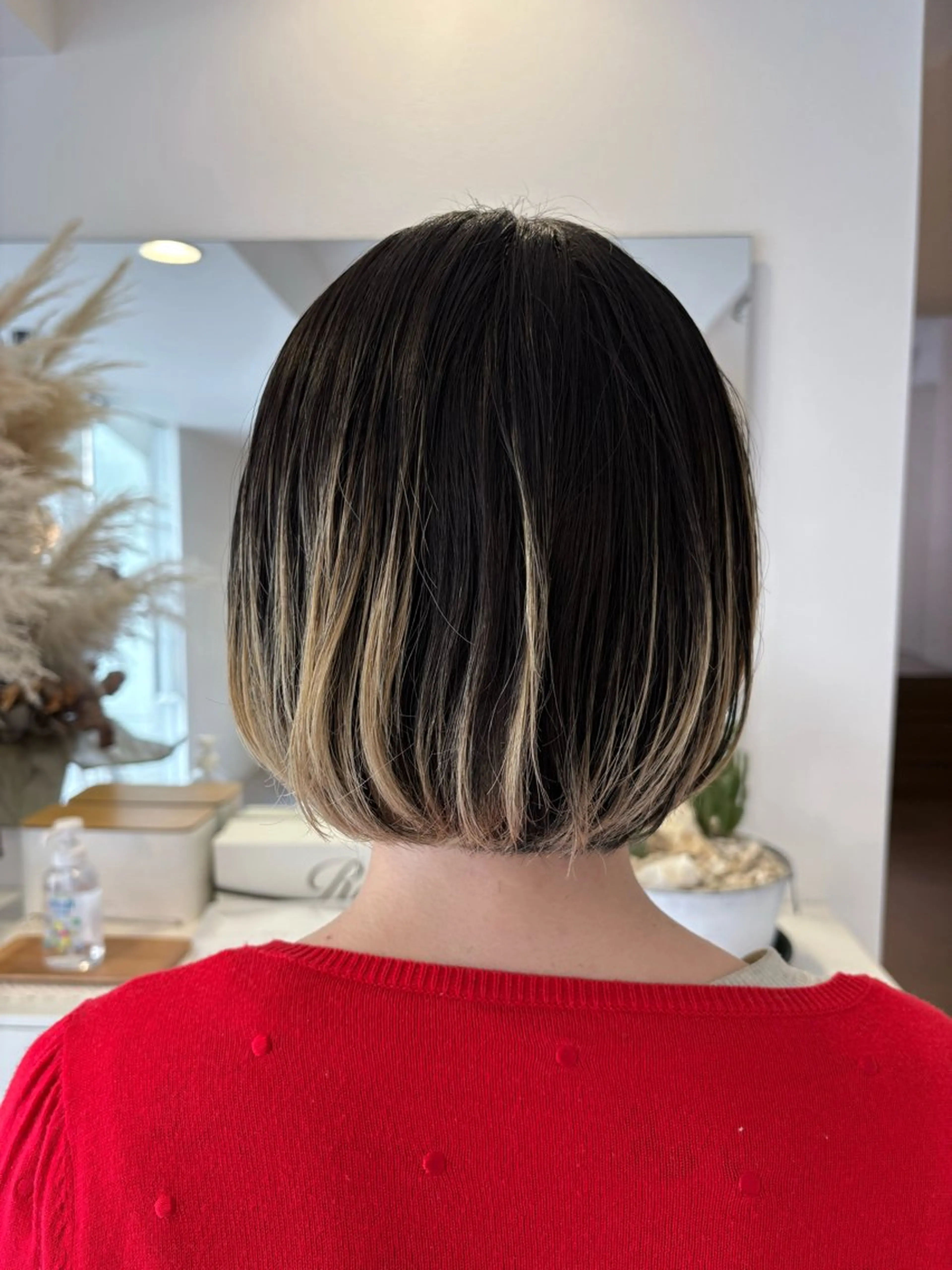 ショート ボブ 顔周りカット 小泉 萌詠のヘアスタイル