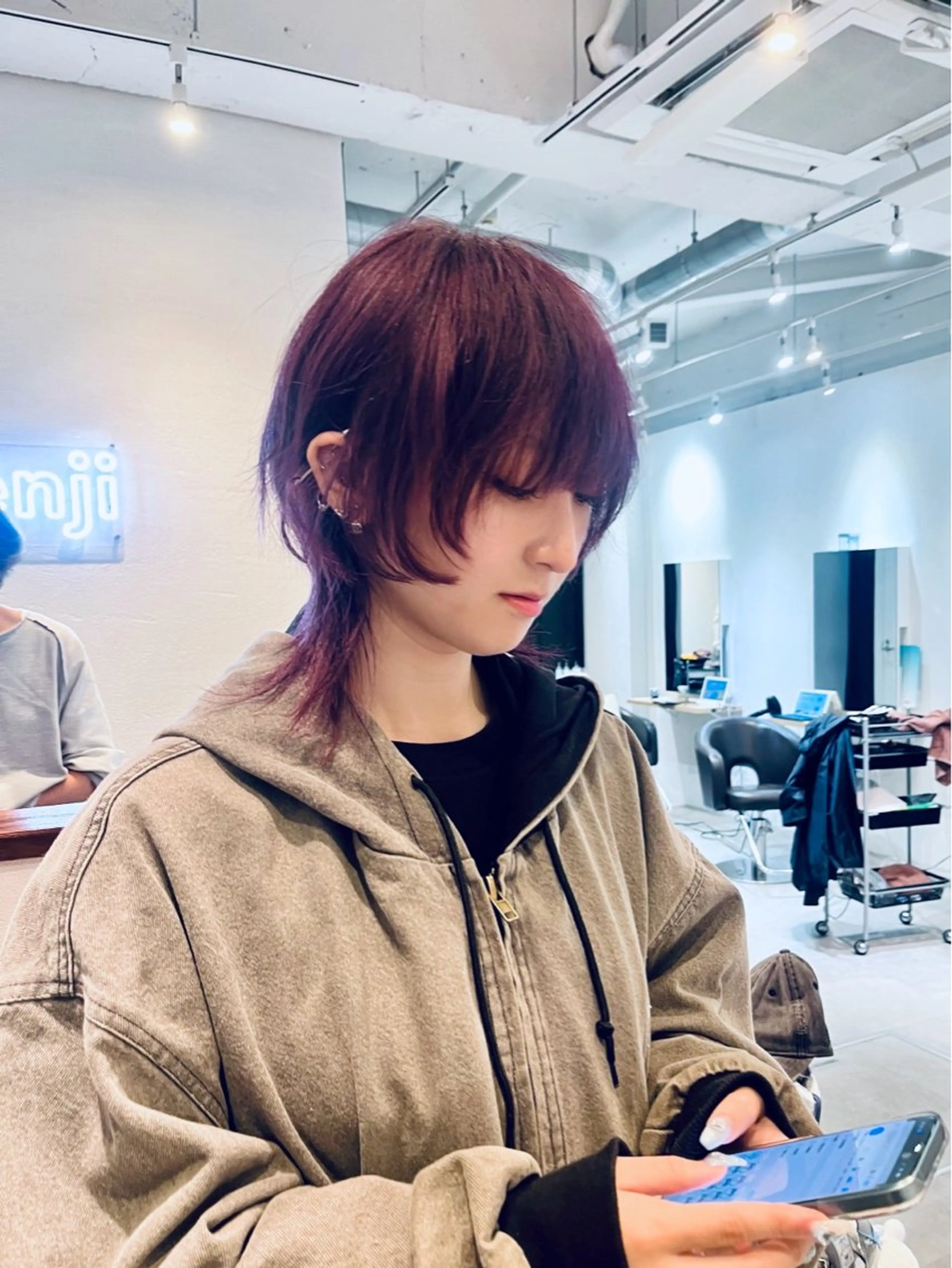 ショート カラー ハイトーンカラー ウルフカット ヘアカラー benji 学芸大学所属・似合わせパーマ 🌱ショート/緒方椋のヘアスタイル