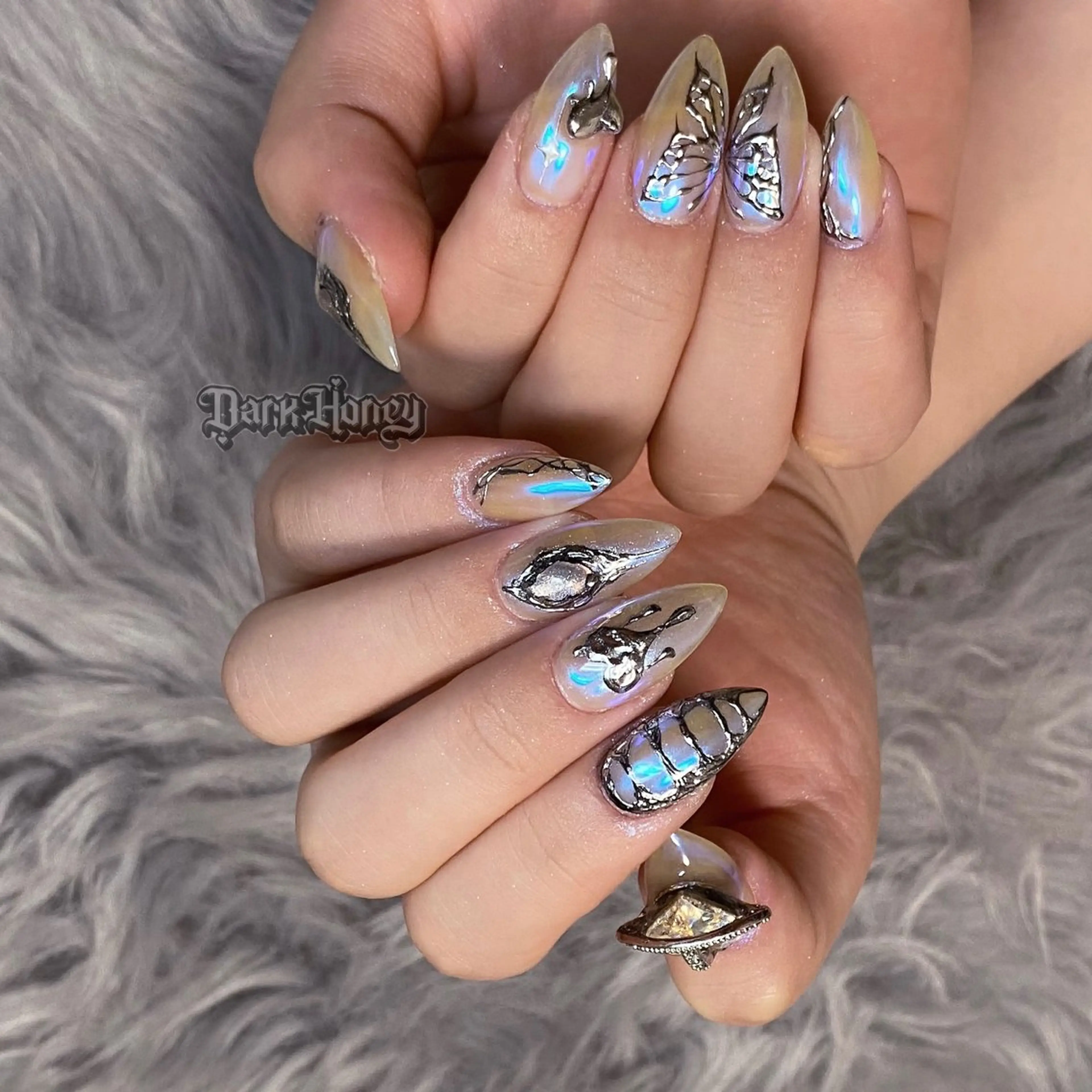 ネイル ハンドネイル Dark honey スカルプ専門原宿店のネイルデザイン