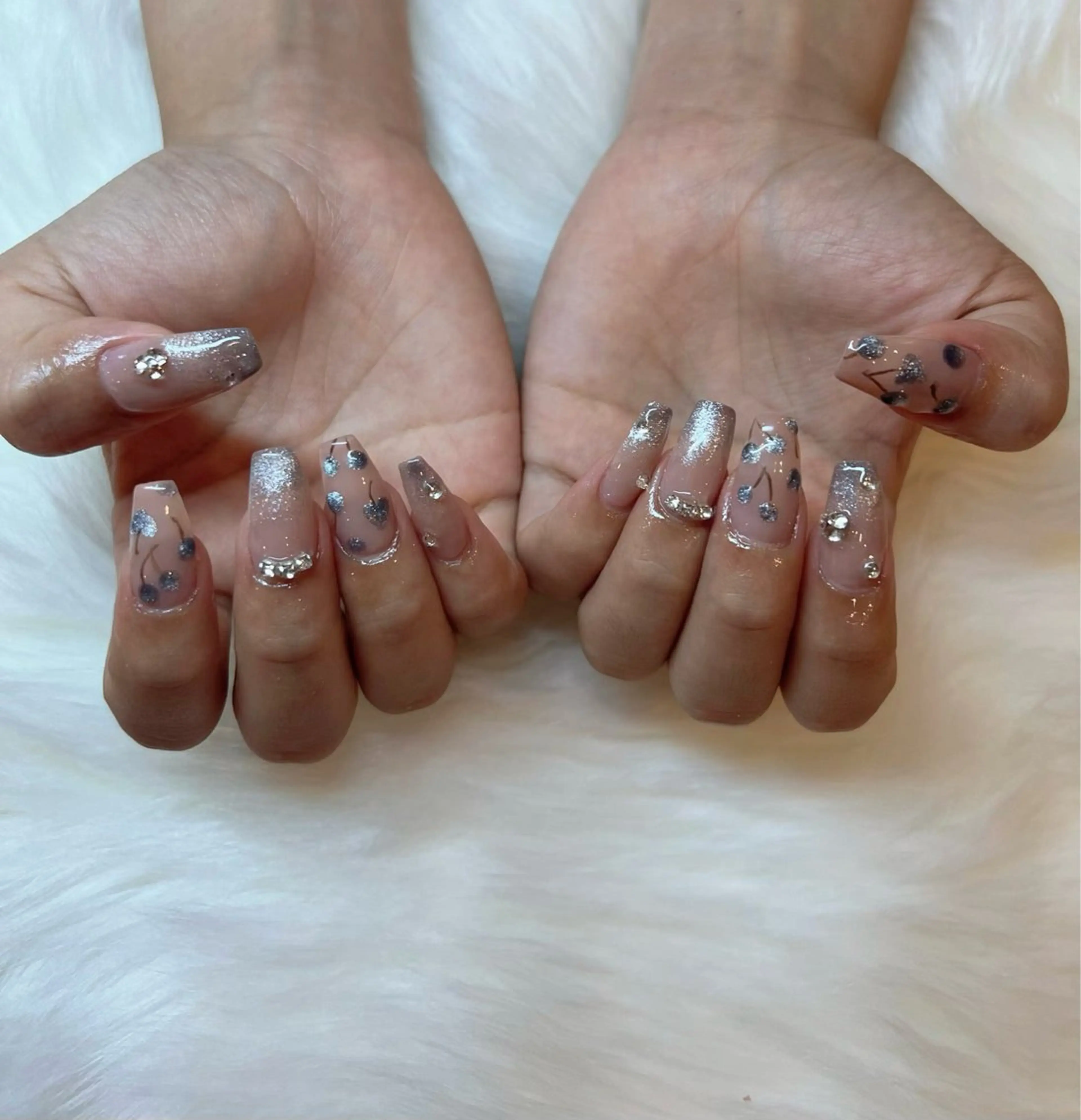 ネイル RÊVIA所属・RÊVIA (レヴィア)のネイルデザイン