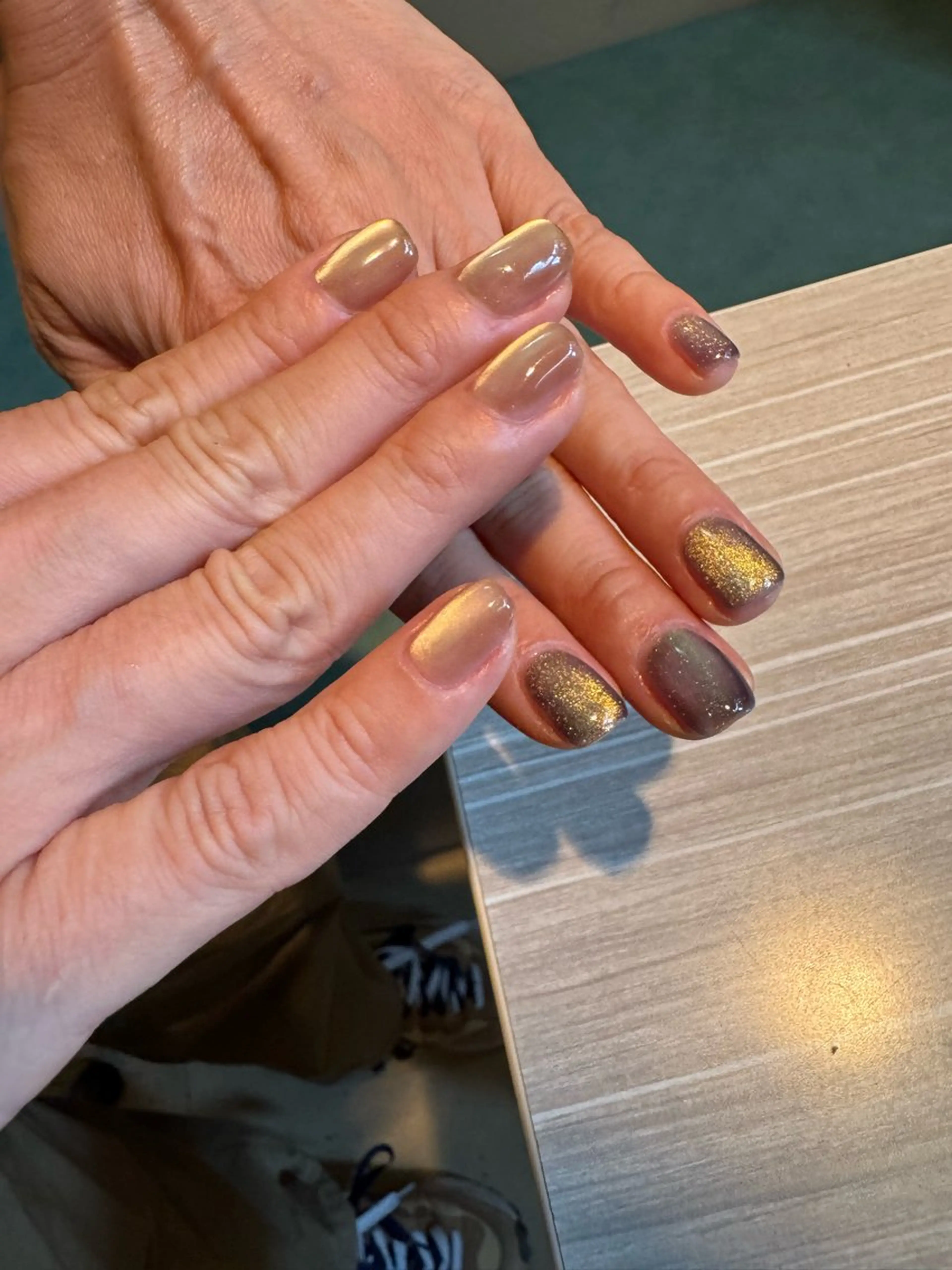 【ジェルオフなし】100種類以上のカラーサンプルから何色でも選べるマグネットネイル(補足説明をご確認ください)の写真