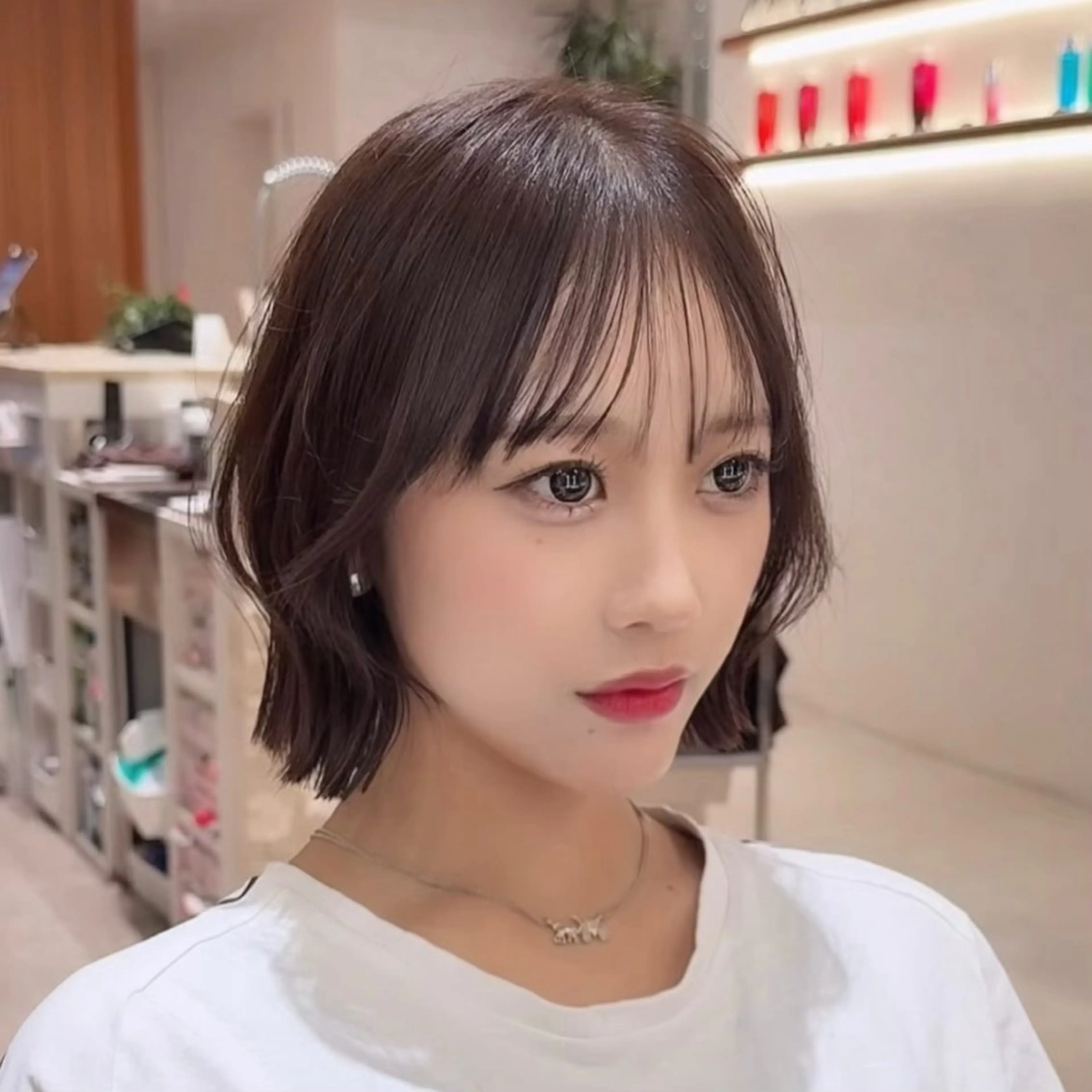 ミディアム カラー 切りっぱなしボブ ショートボブ ボブレイヤー 透明感カラー ボブ カット ヘアカラー トリートメント 田中航平/渋谷ボブ/ レイヤーボブのヘアスタイル