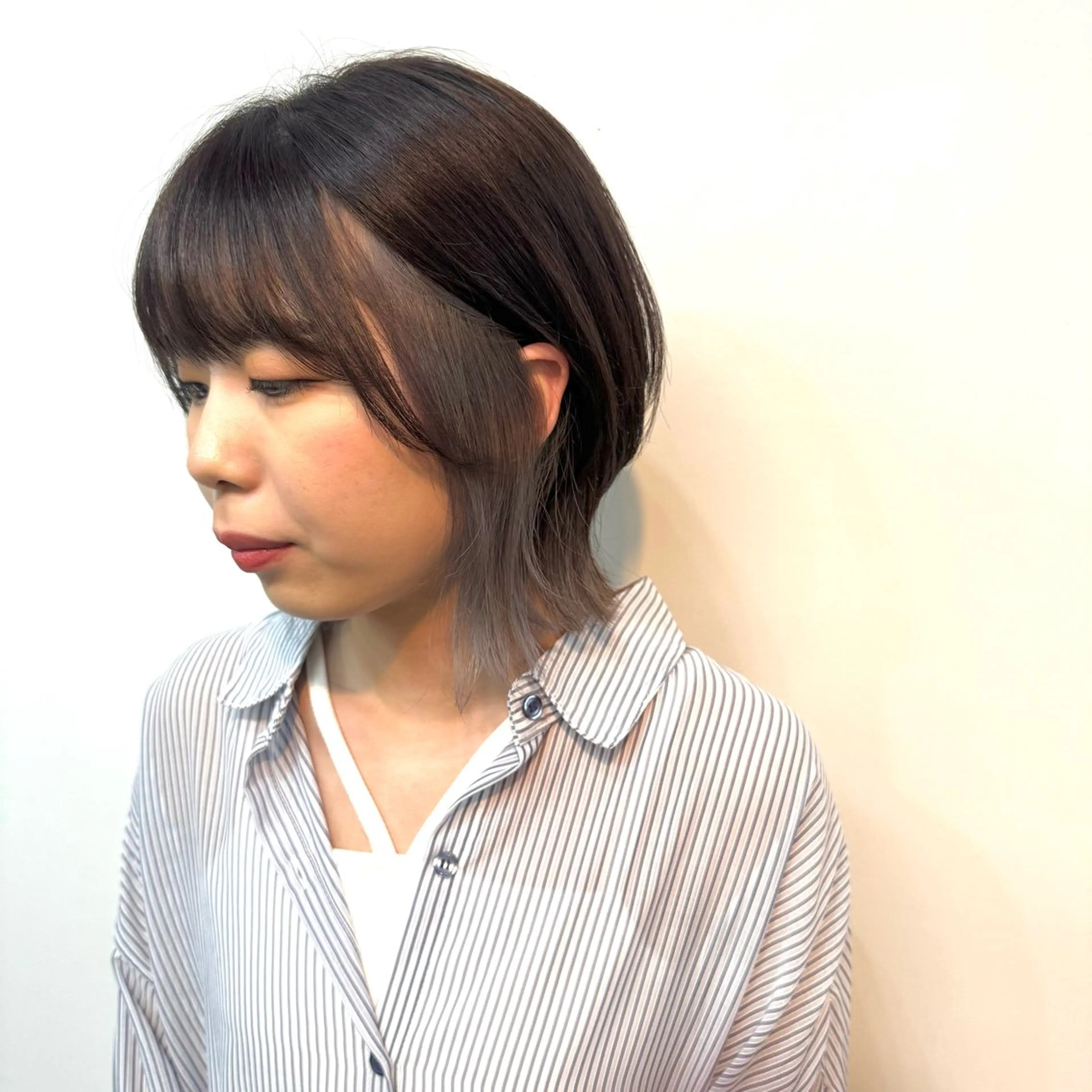 ミディアム カラー インナーカラー ウルフカット アオトソラ いしざかのヘアスタイル