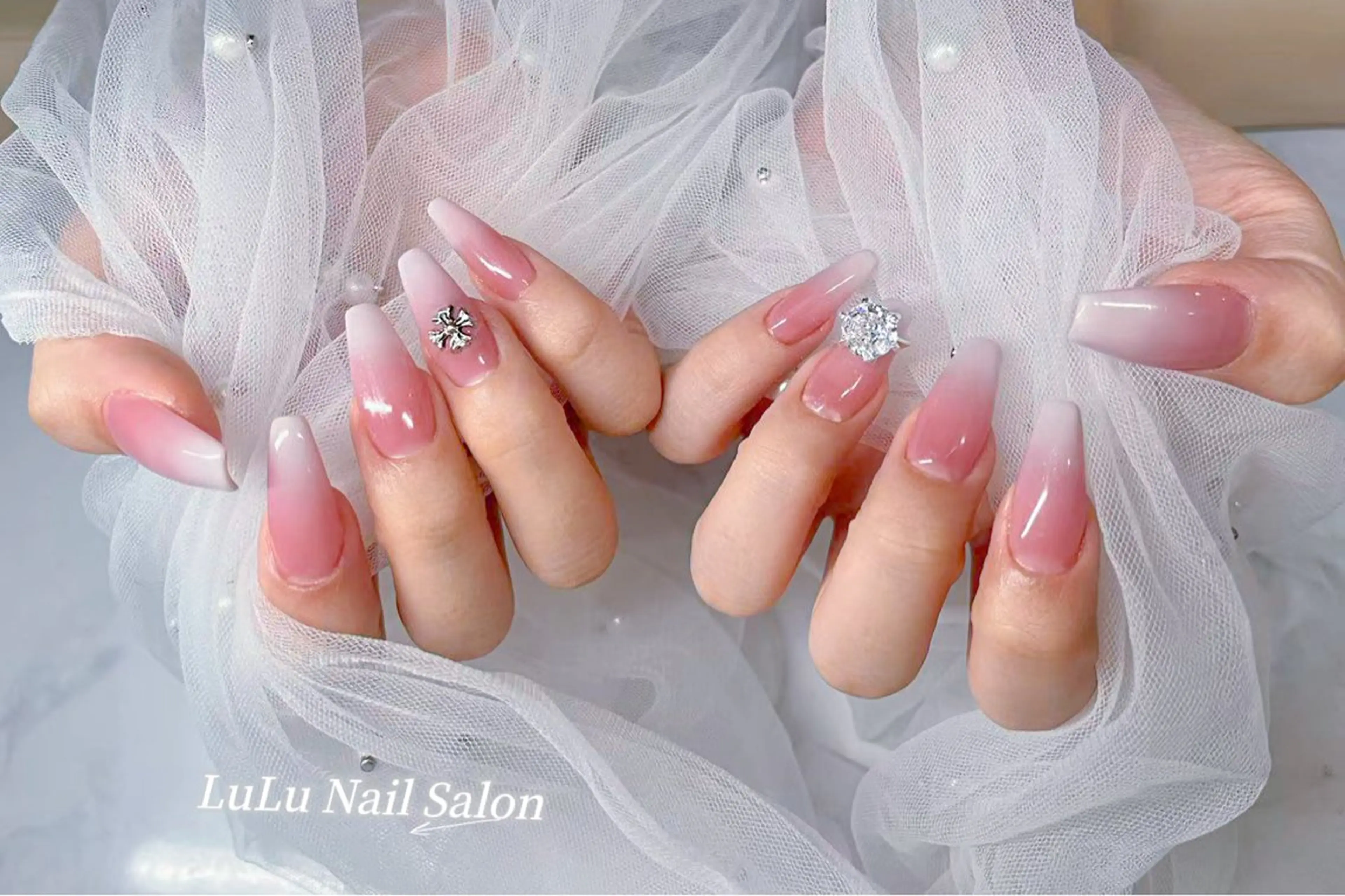 ネイル ハンドネイル LULU Nail  Salon 新宿所属・LU LU NailSalonのネイルデザイン