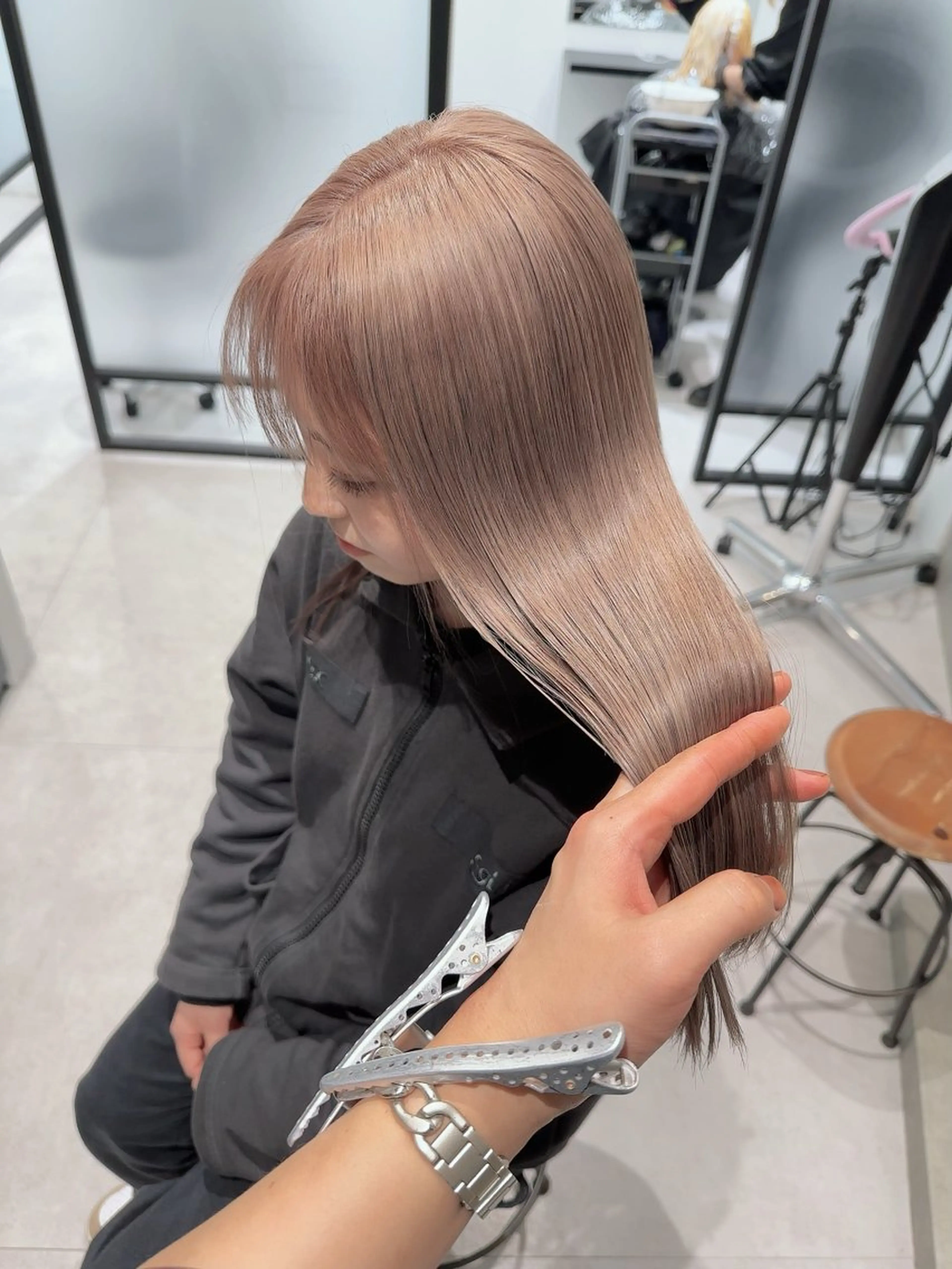 ロング ヘアカラー 🌟龍明🌟福岡 ハイトーン🌟のヘアスタイル