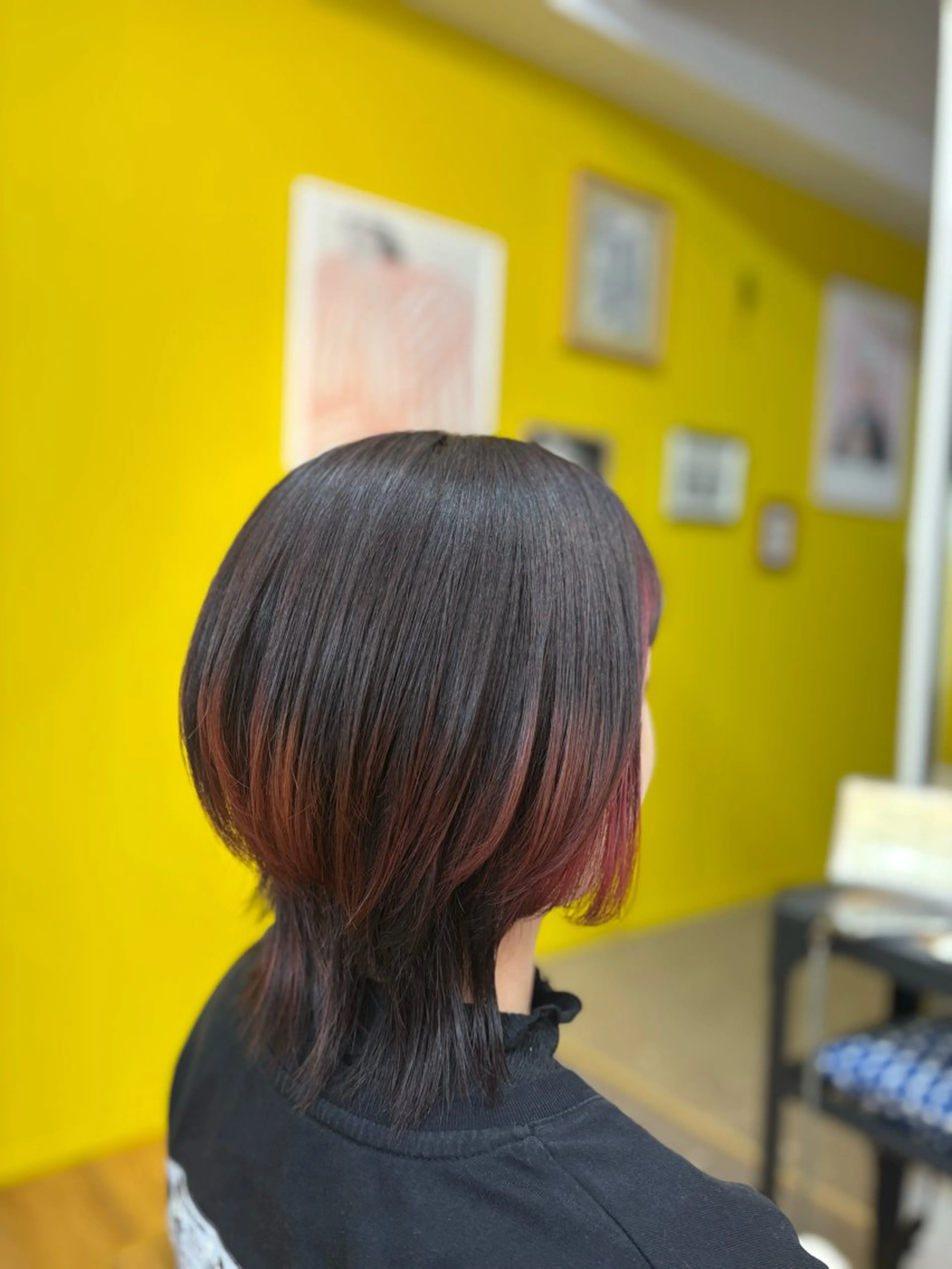 ミディアム カラー ブリーチ ウルフカット カネコ ナナミのヘアスタイル