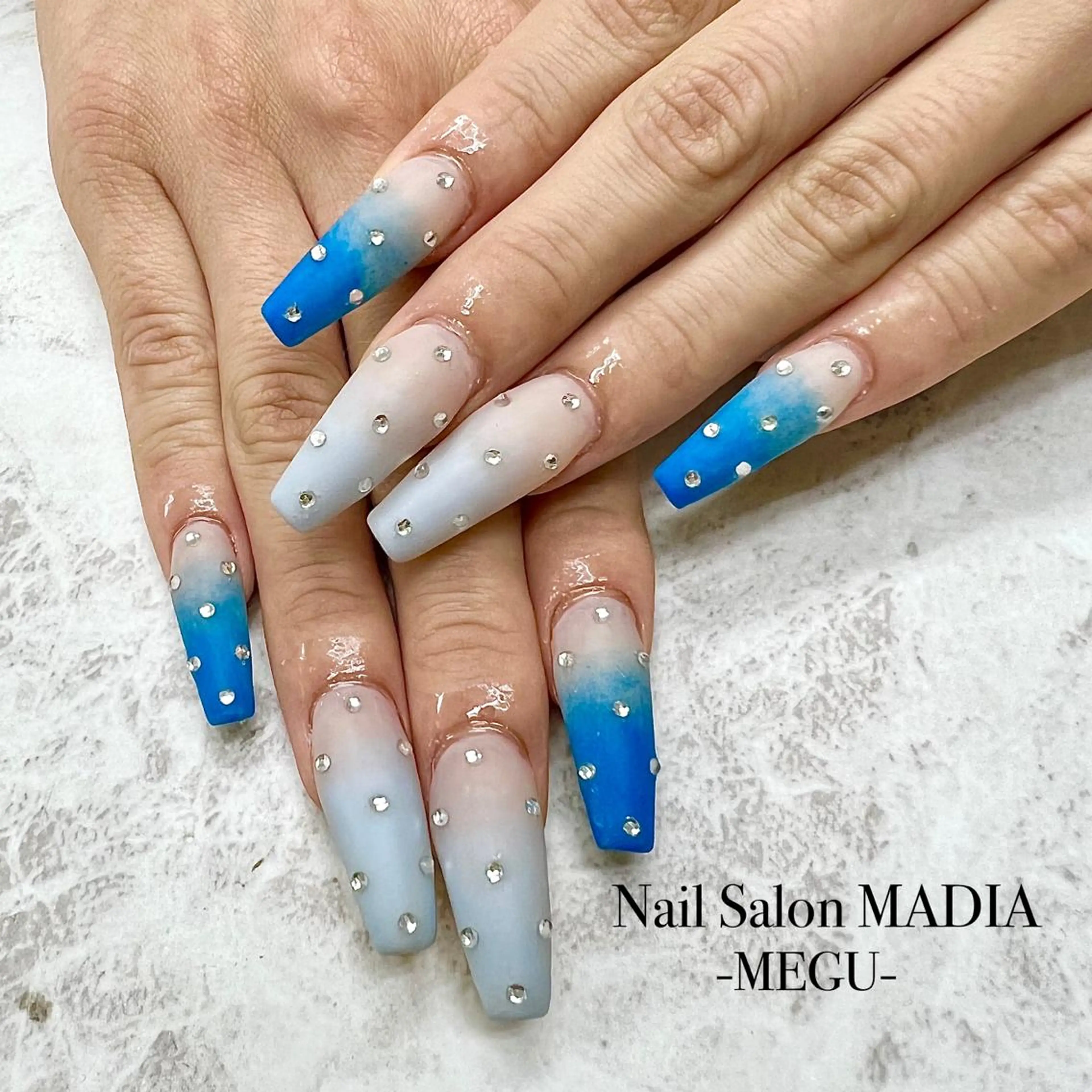 ネイル MADIA藤沢所属・MADIA MEGUのネイルデザイン