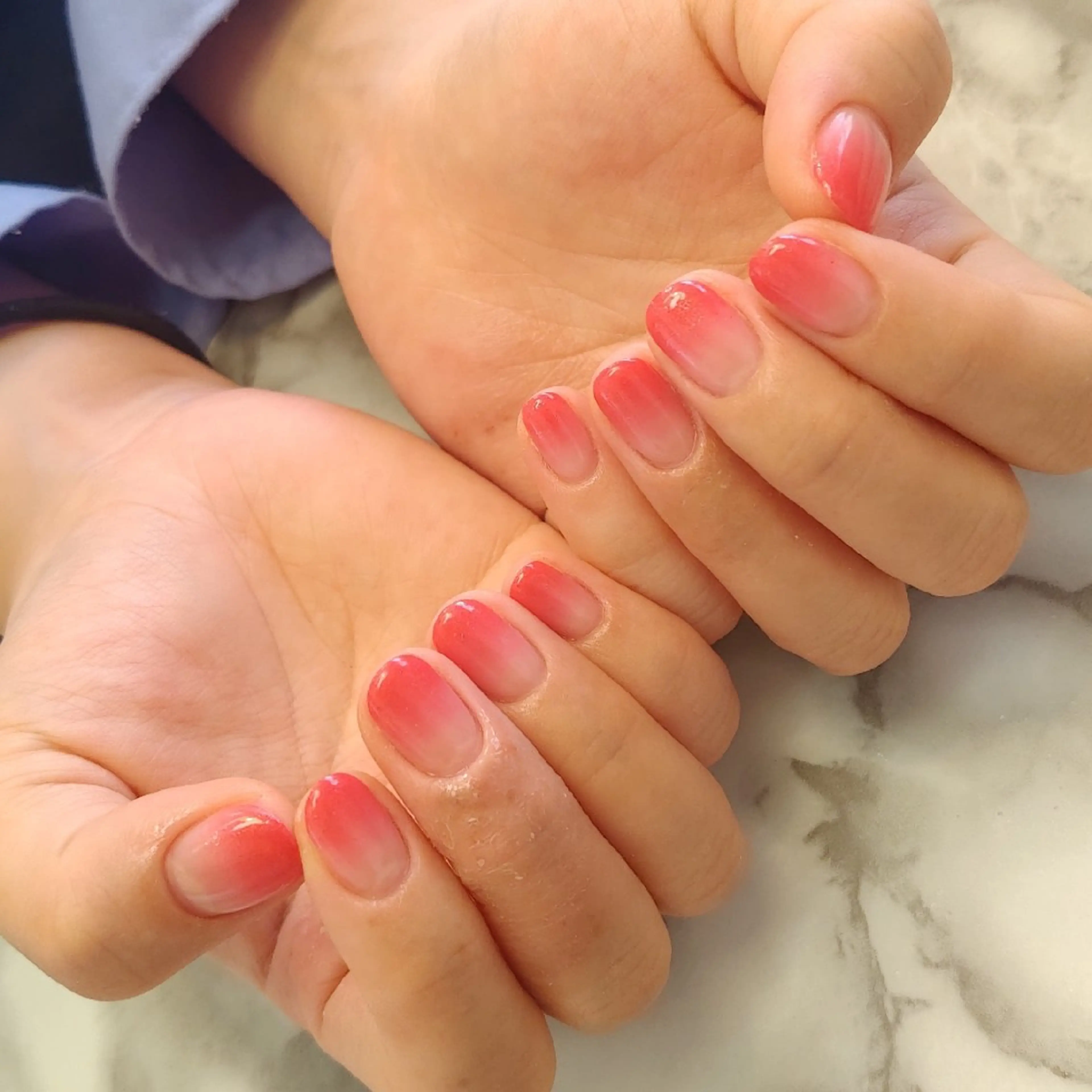 ネイル グラデーション ジェヌインネイル 河内のネイルデザイン