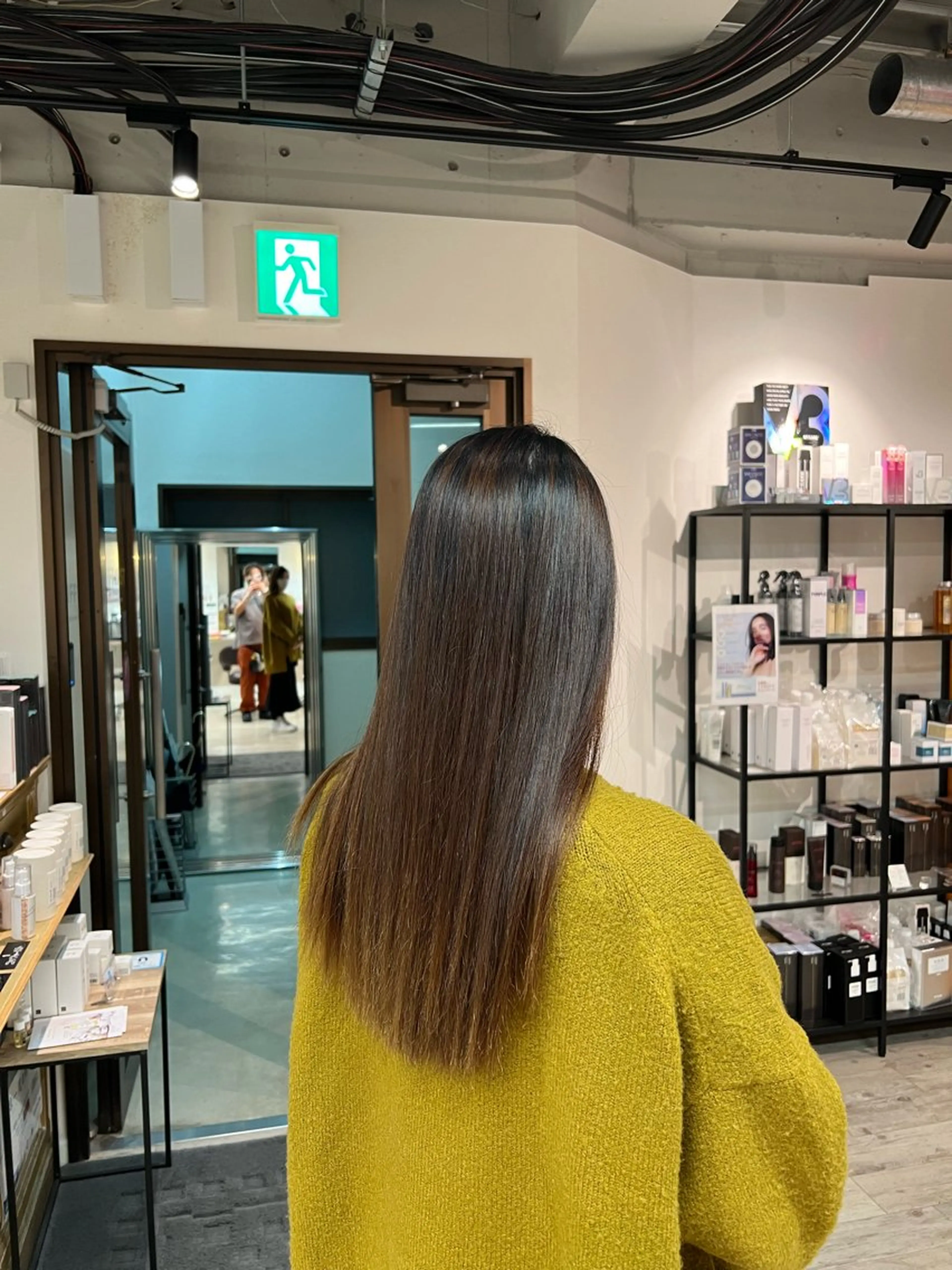 ロング 縮毛矯正 林 龍誠のヘアスタイル