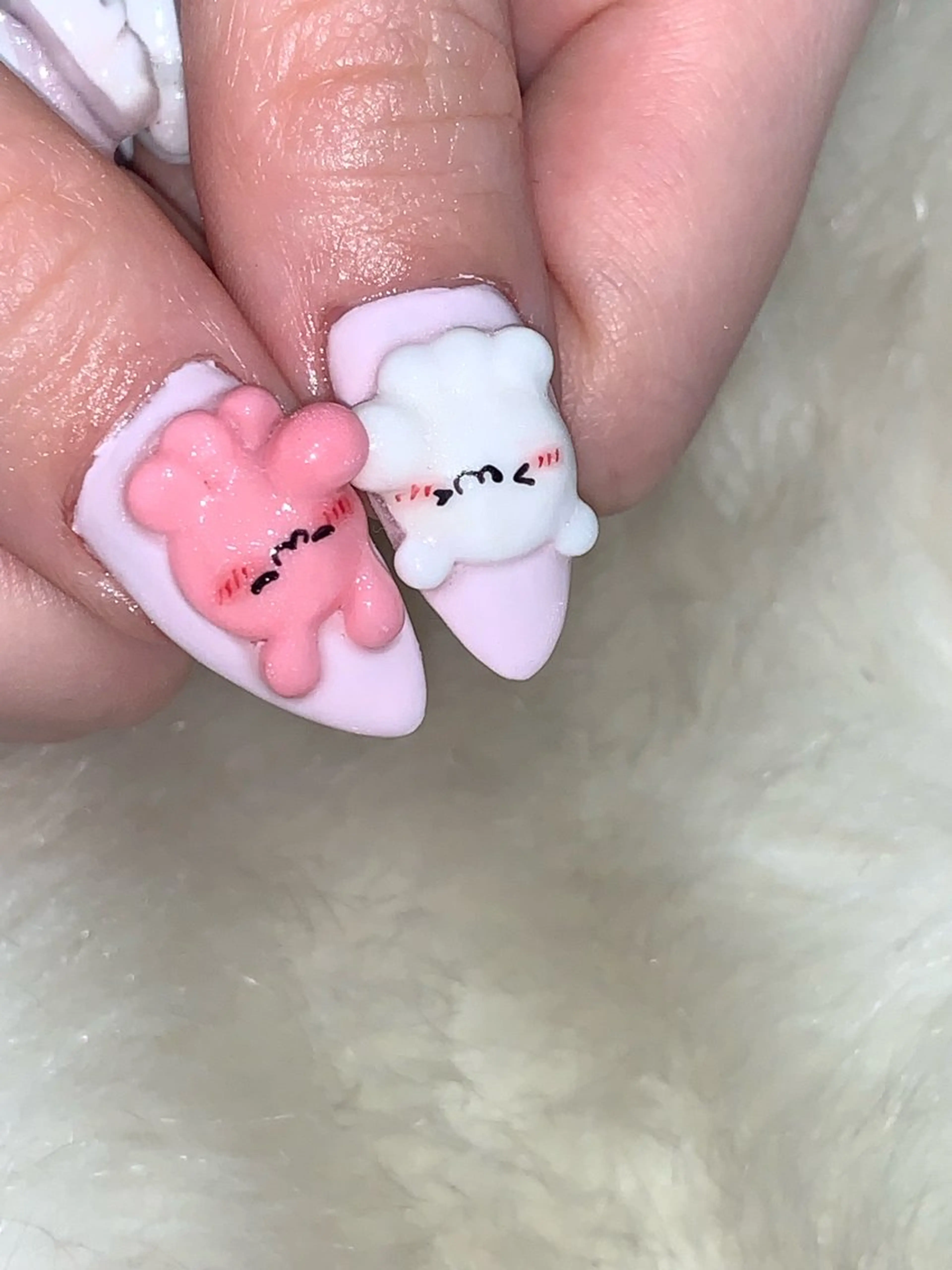 ネイル ハンドネイル NES NAIL所属・さゆり￤推しキャラ ￤ロングネイル🩷のネイルデザイン