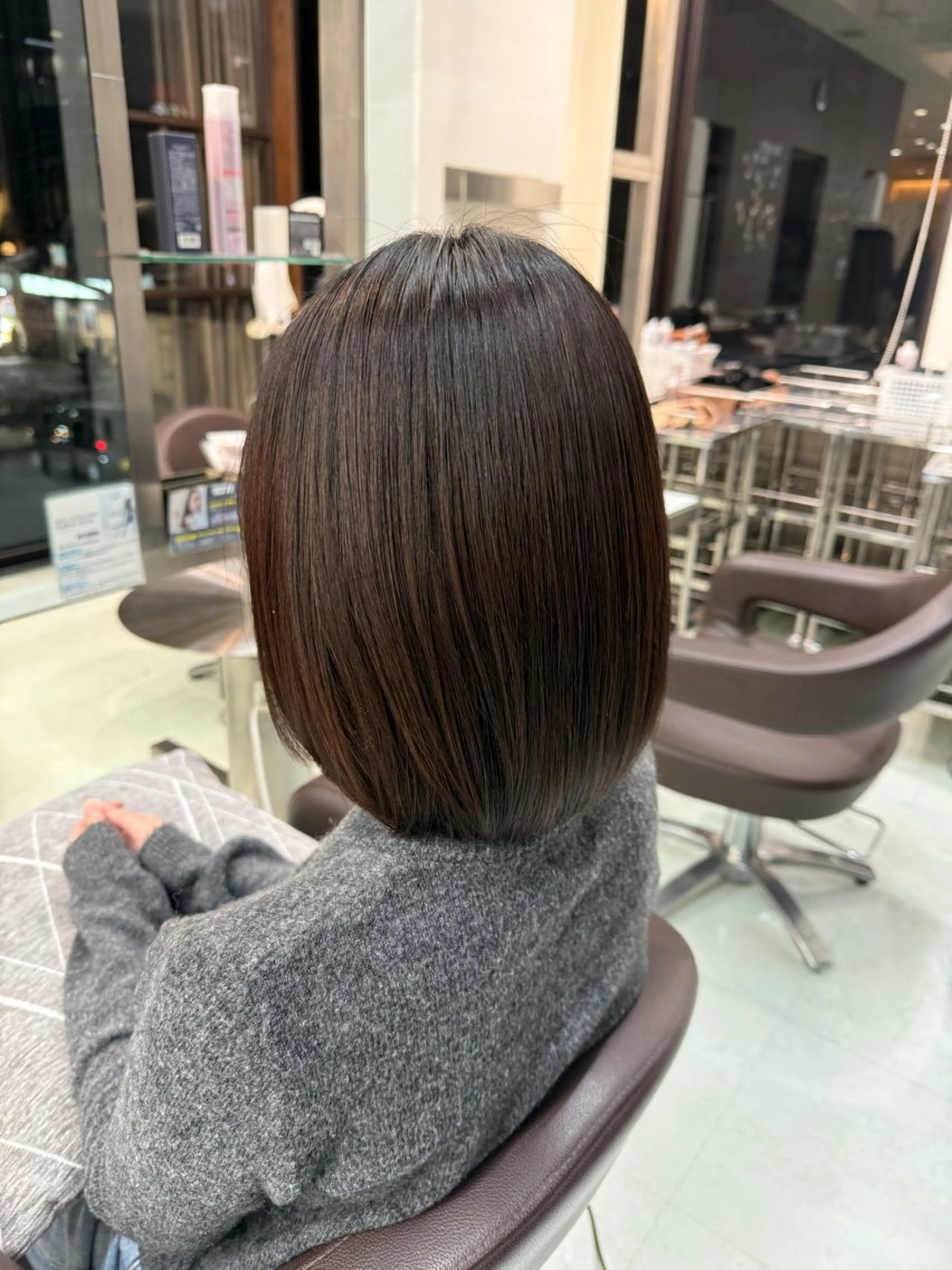 ミディアム ボブ 縮毛矯正 ヘアーメイクWILL 西宮店所属・WILL西宮 藤原 佳奈/髪質改善/艶髪のヘアスタイル