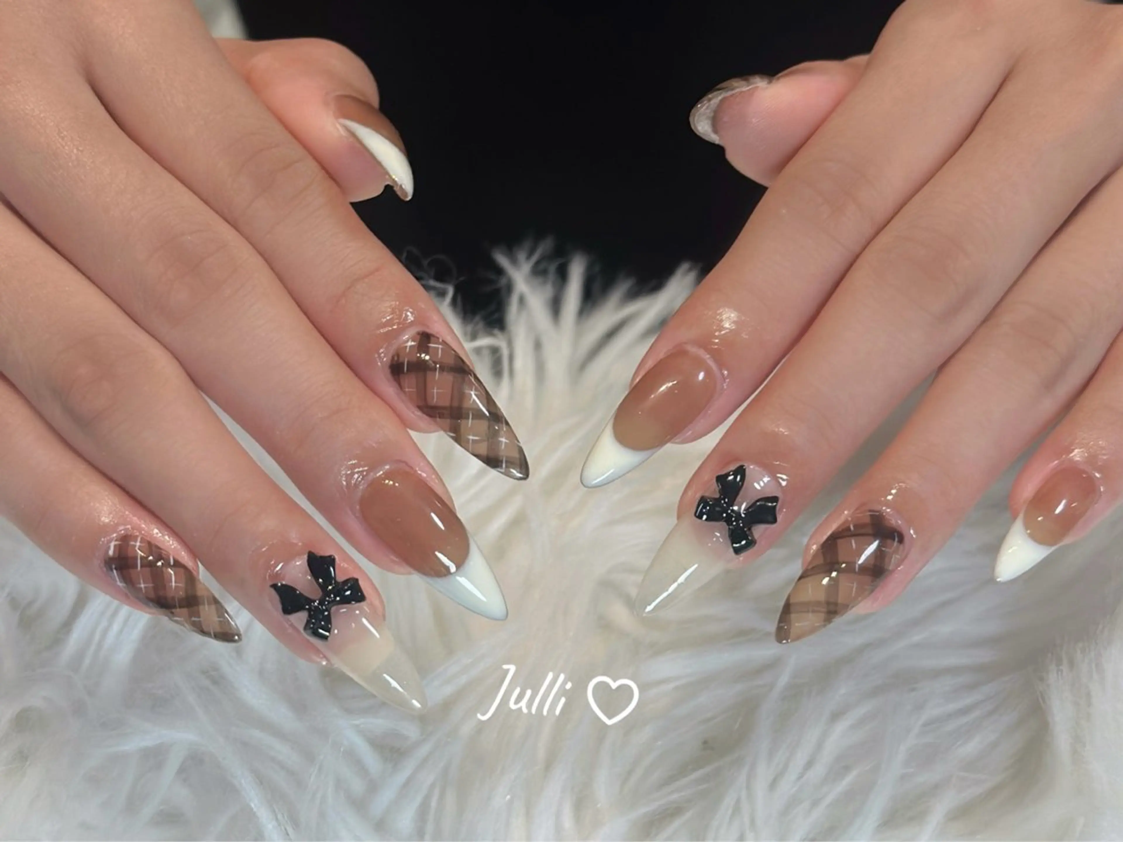 ネイル ボルドー ブラウン チークネイル ドット フットネイル Julli ジュリのネイルデザイン