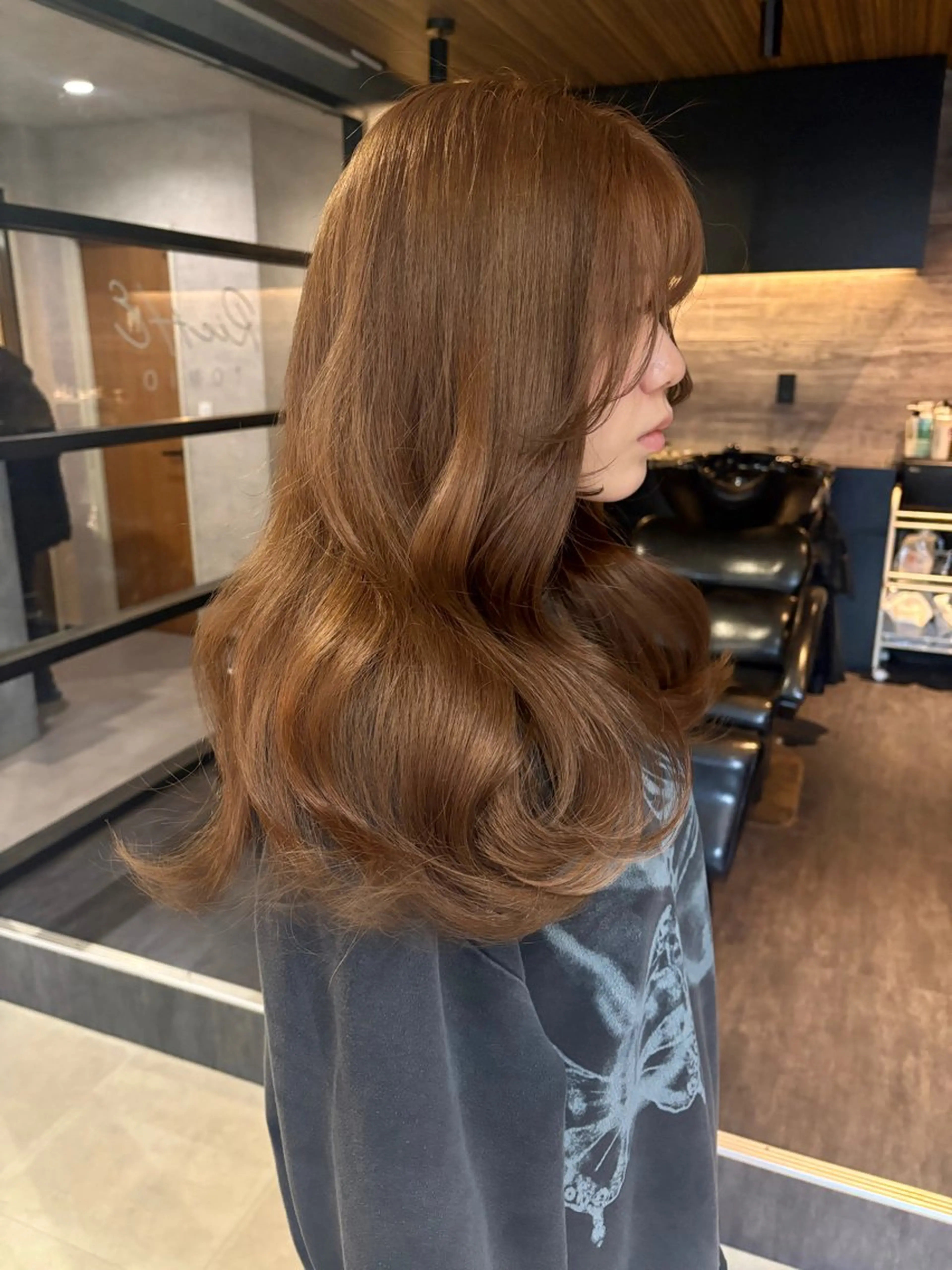 セミロング カット ヘアカラー Wカラー/レイヤーカ ット/韓国/デザインのヘアスタイル