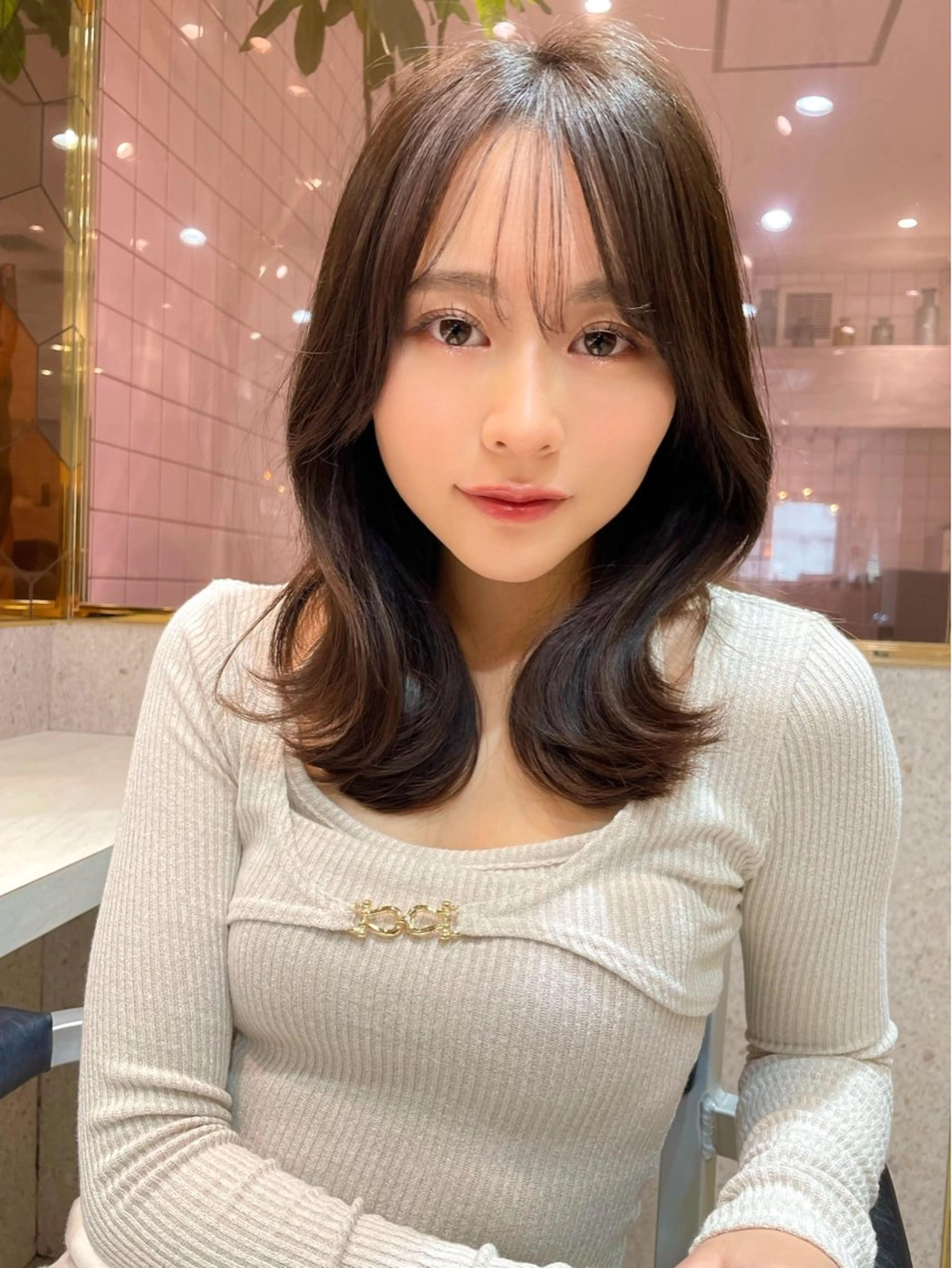 ミディアム カラー ベージュカラー ブリーチ ケアブリーチ 透明感カラー グレージュ 韓国ヘア🤍顔周り/ 髪質改善✨/林遼一郎のヘアスタイル