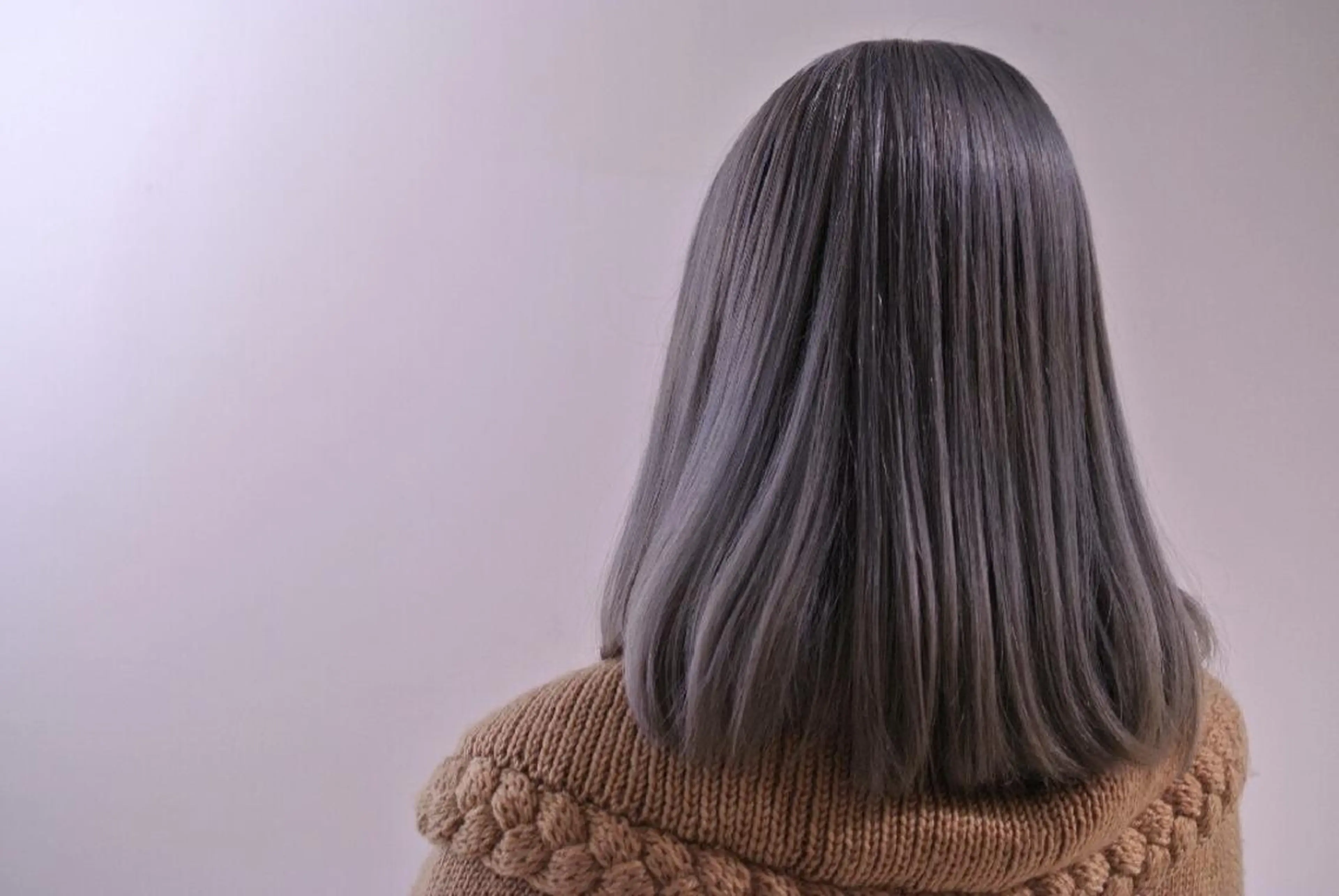 ミディアム セミロング カラー ブリーチ 樋口 千尋のヘアスタイル