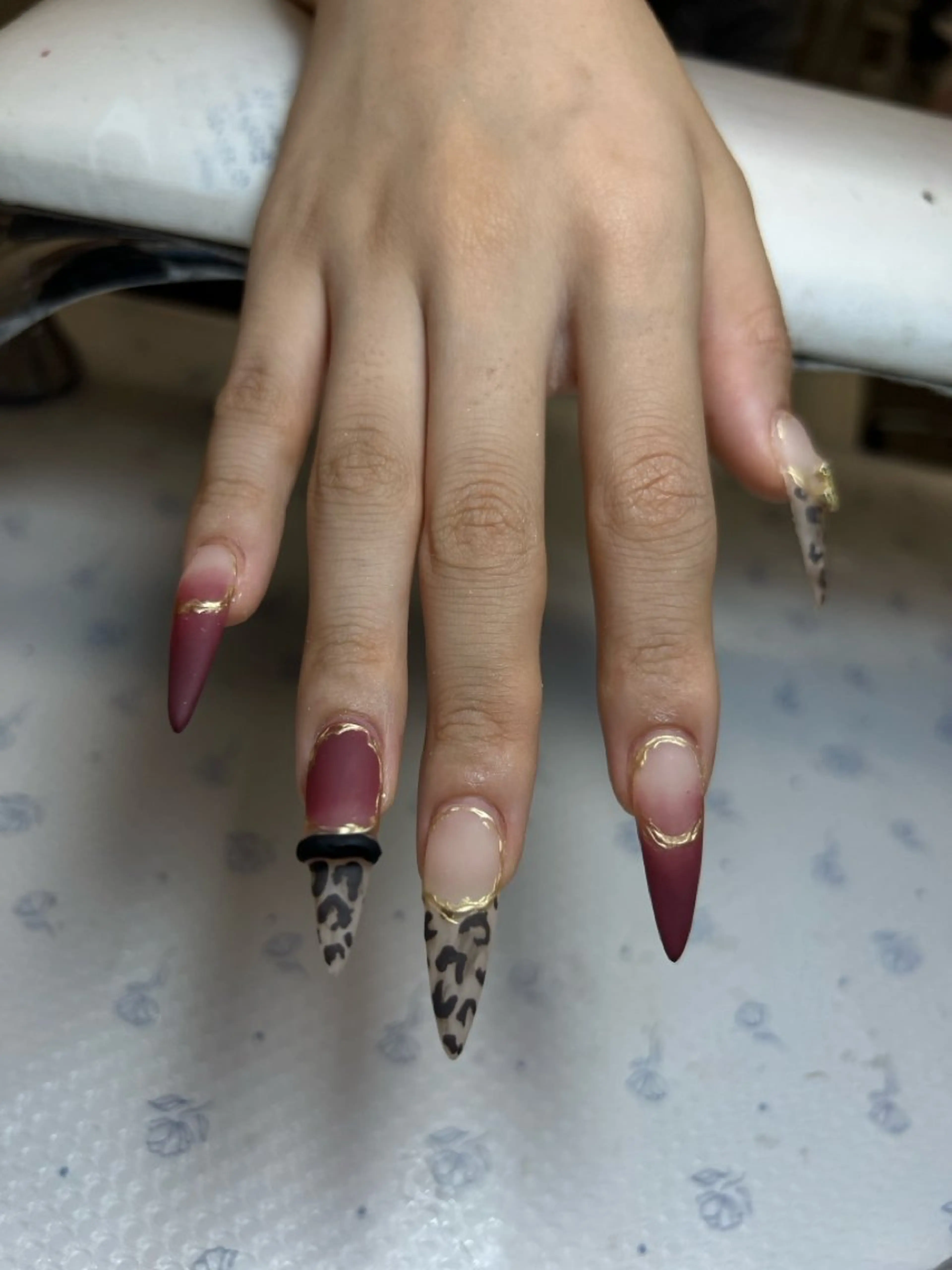 ネイル アートネイル オーロラネイル チークネイル 長さ出し フットネイル Noiranail_ studio川越西口のネイルデザイン