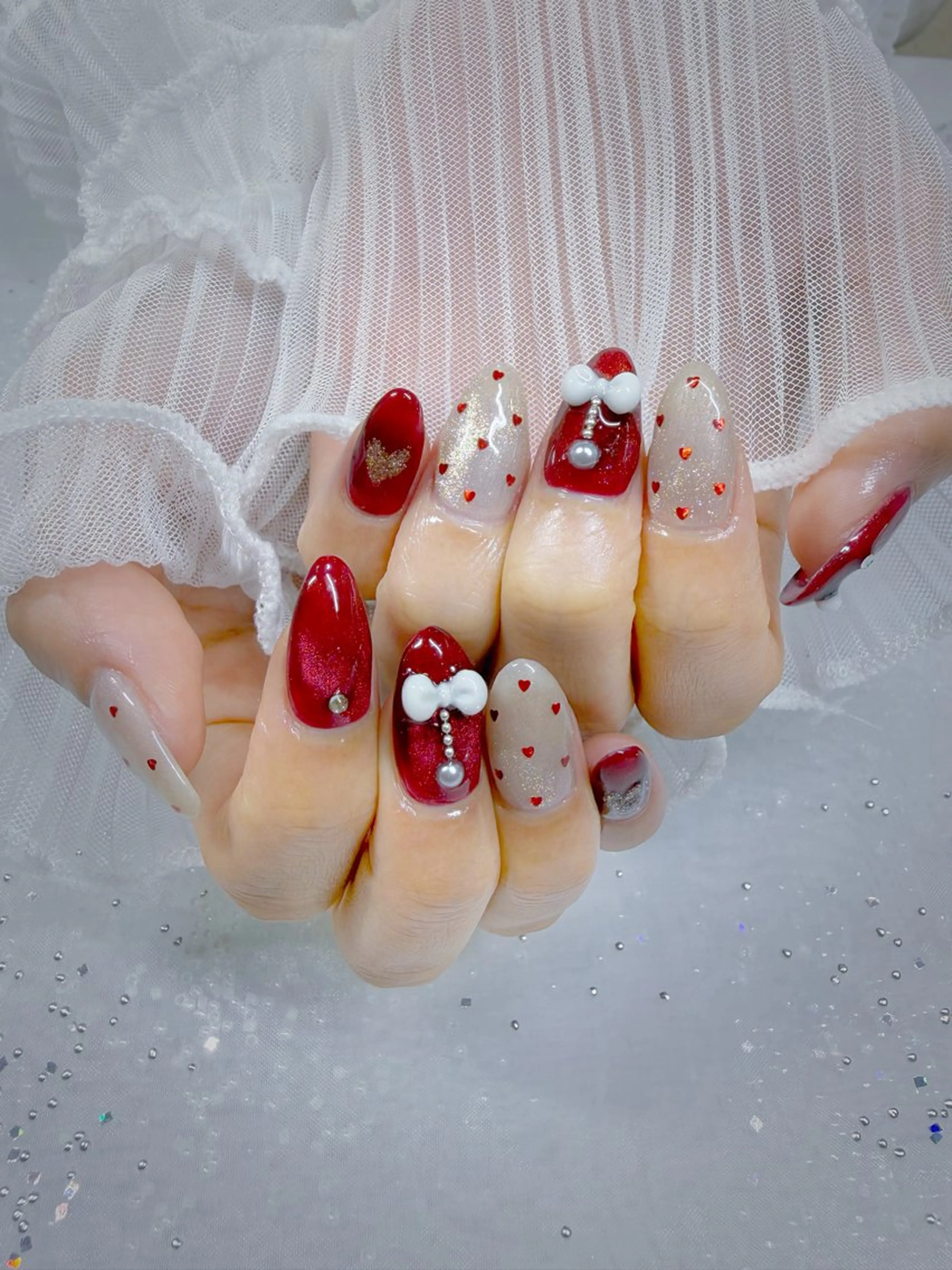ネイル 赤色 ホワイト 冬ネイル クリスマス ハンドネイル 覚王山/池下/名古屋 Nachan🌸のネイルデザイン