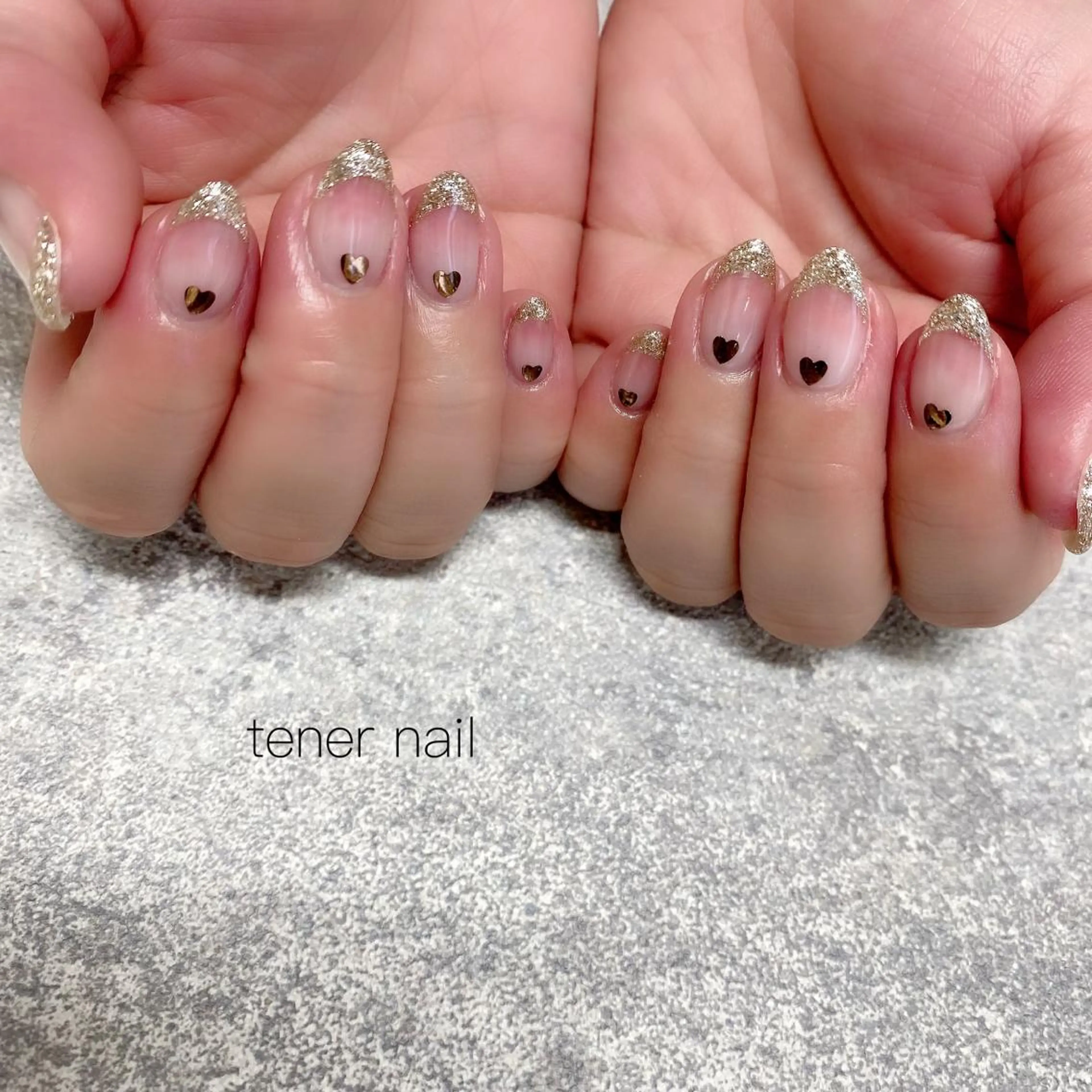ネイル フレンチネイル ハート ラメ(グリッター) tener  nail  テネルネイル所属・テネルネイル tener nailのネイルデザイン