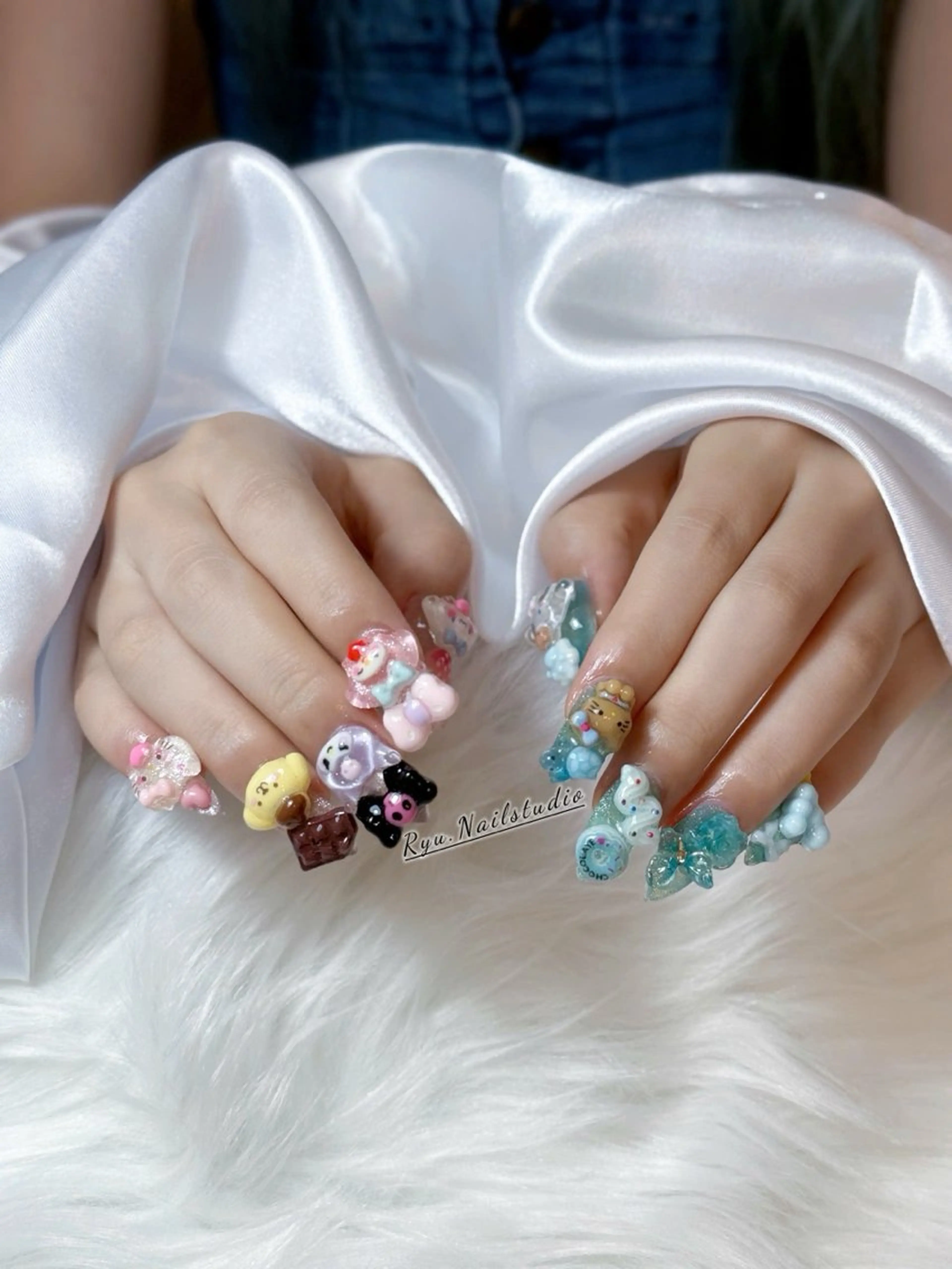 ネイル アートネイル フラワーネイル フレンチネイル ジェルネイル グラデーション ハンドネイル Ryunail所属・Ryu Nail NekoChanのネイルデザイン