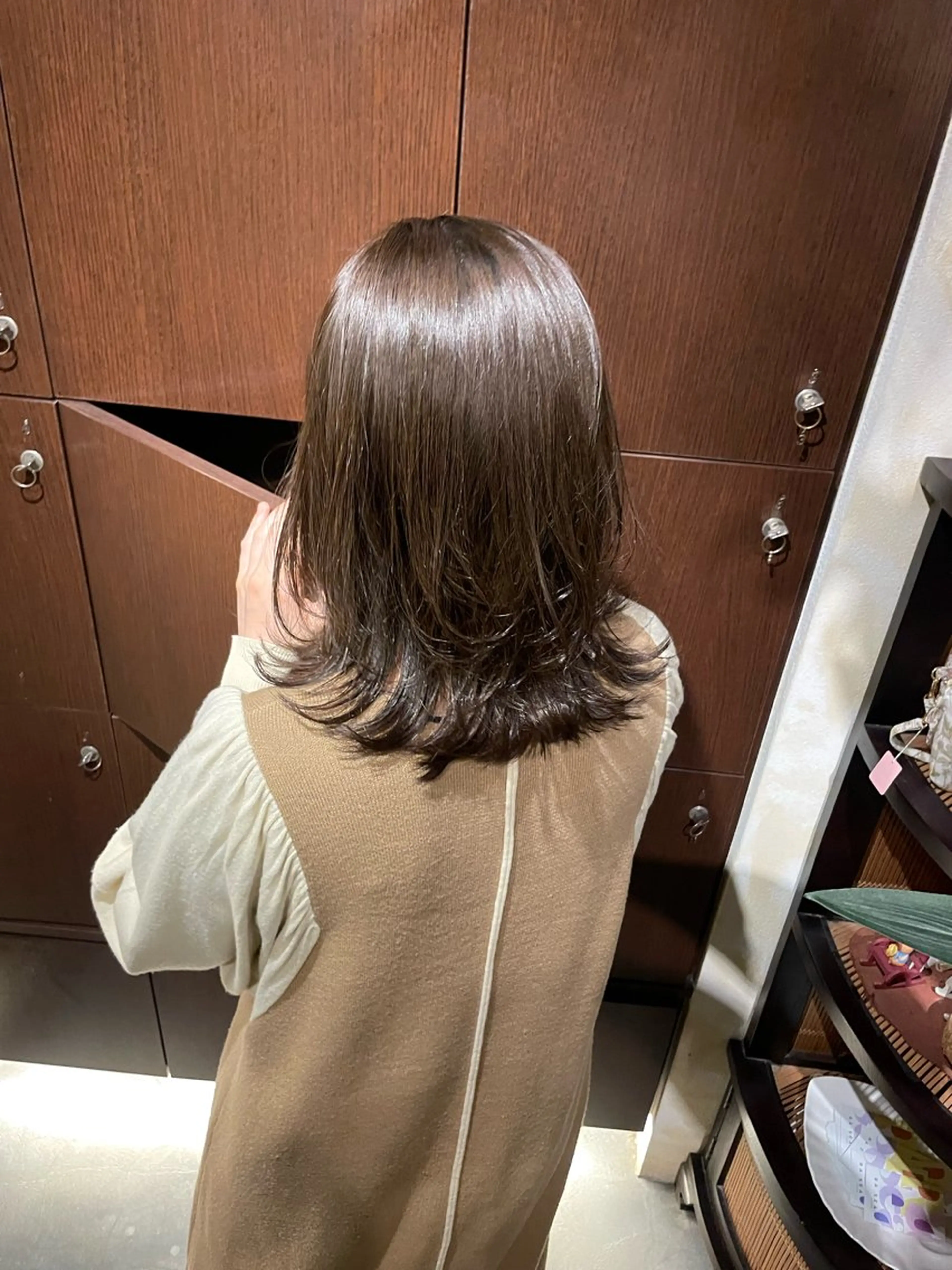 ミディアム レイヤー/透明感カラ ー/茅ヶ崎/momiのヘアスタイル