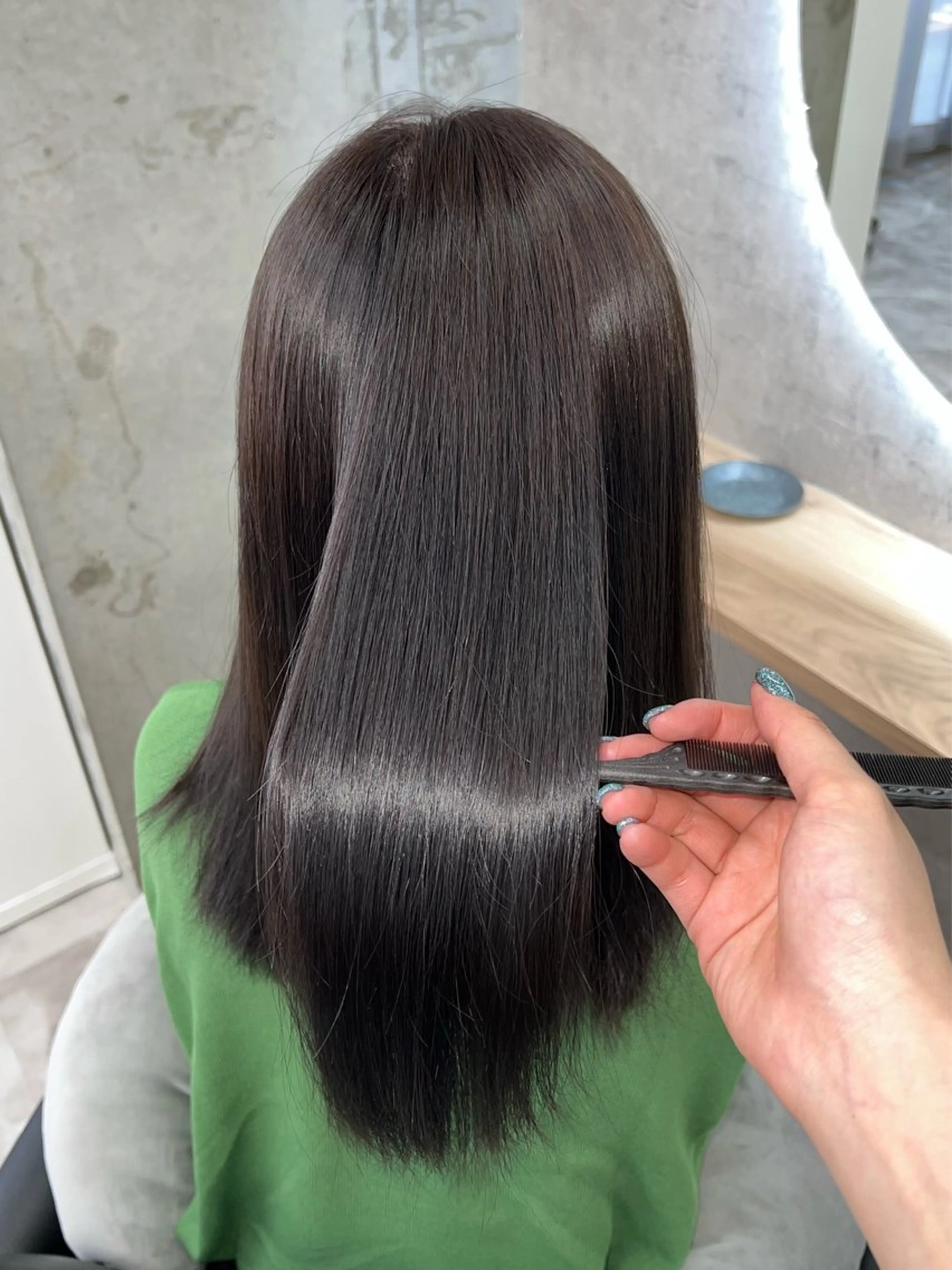 セミロング カラー アッシュ 透明感カラー グレージュ 苗代萌/ぷるツヤ髪 🫧／レイヤーカットのヘアスタイル