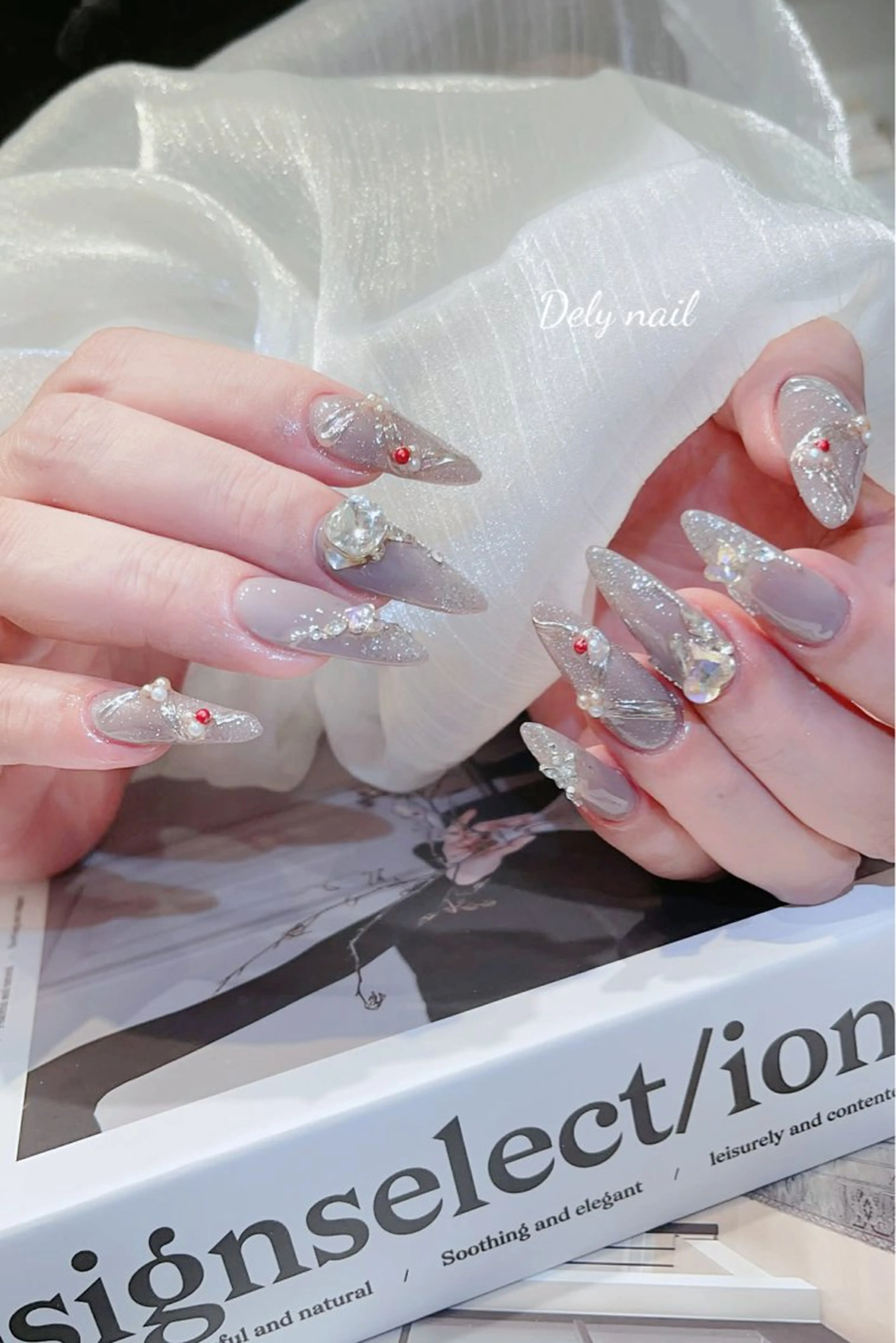 ネイル フレンチネイル ジェルネイル ガーリー ガラスフレンチ 韓国ネイル ハンドネイル DELY_NAIL所属・Dely Nailのネイルデザイン