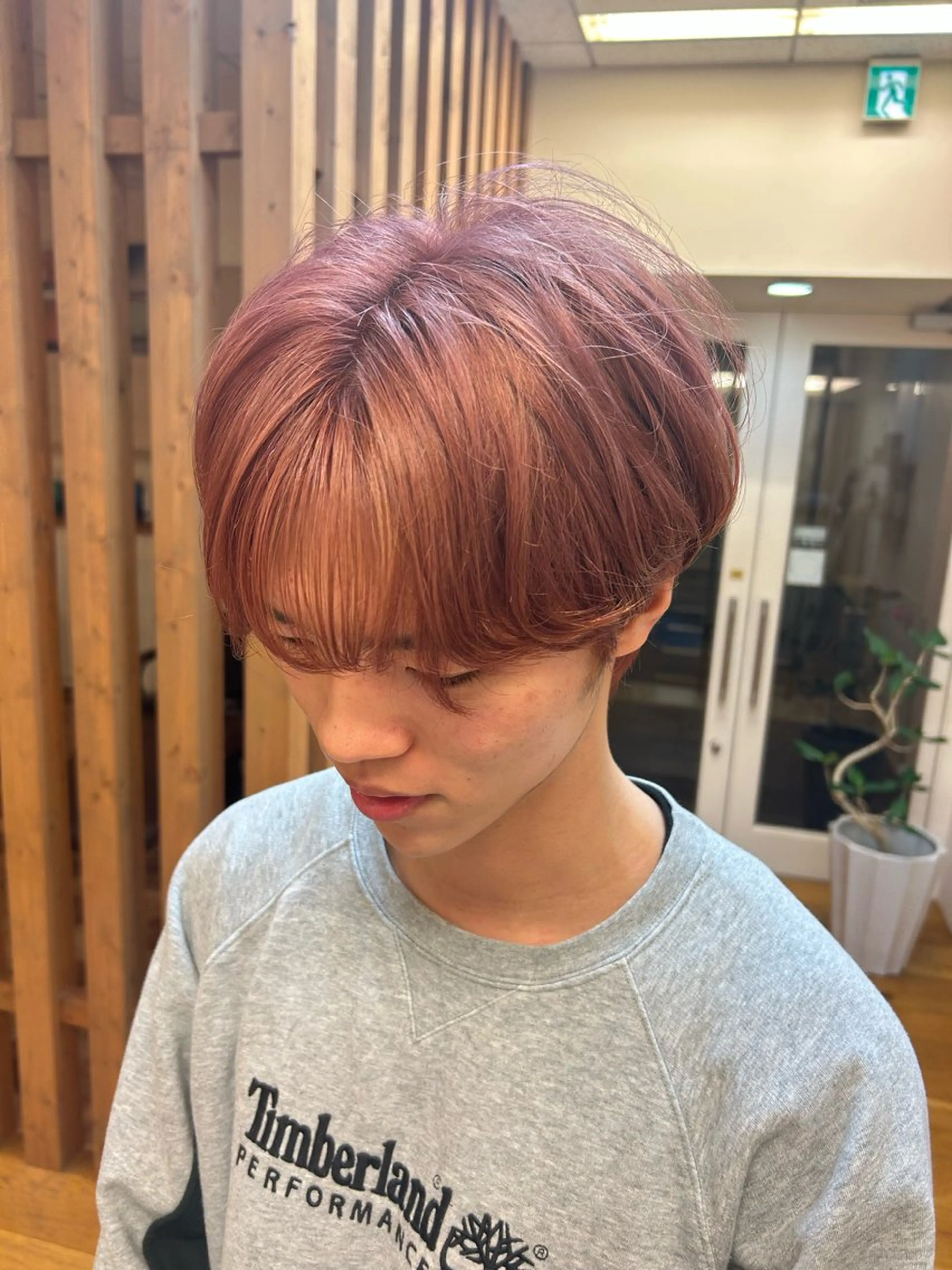 ショート カラー メンズ メンズブリーチ ベージュカラー ブリーチ ダブルカラー ピンクカラー ヘアカラー aya/梅田/ カラーモデル募集のヘアスタイル