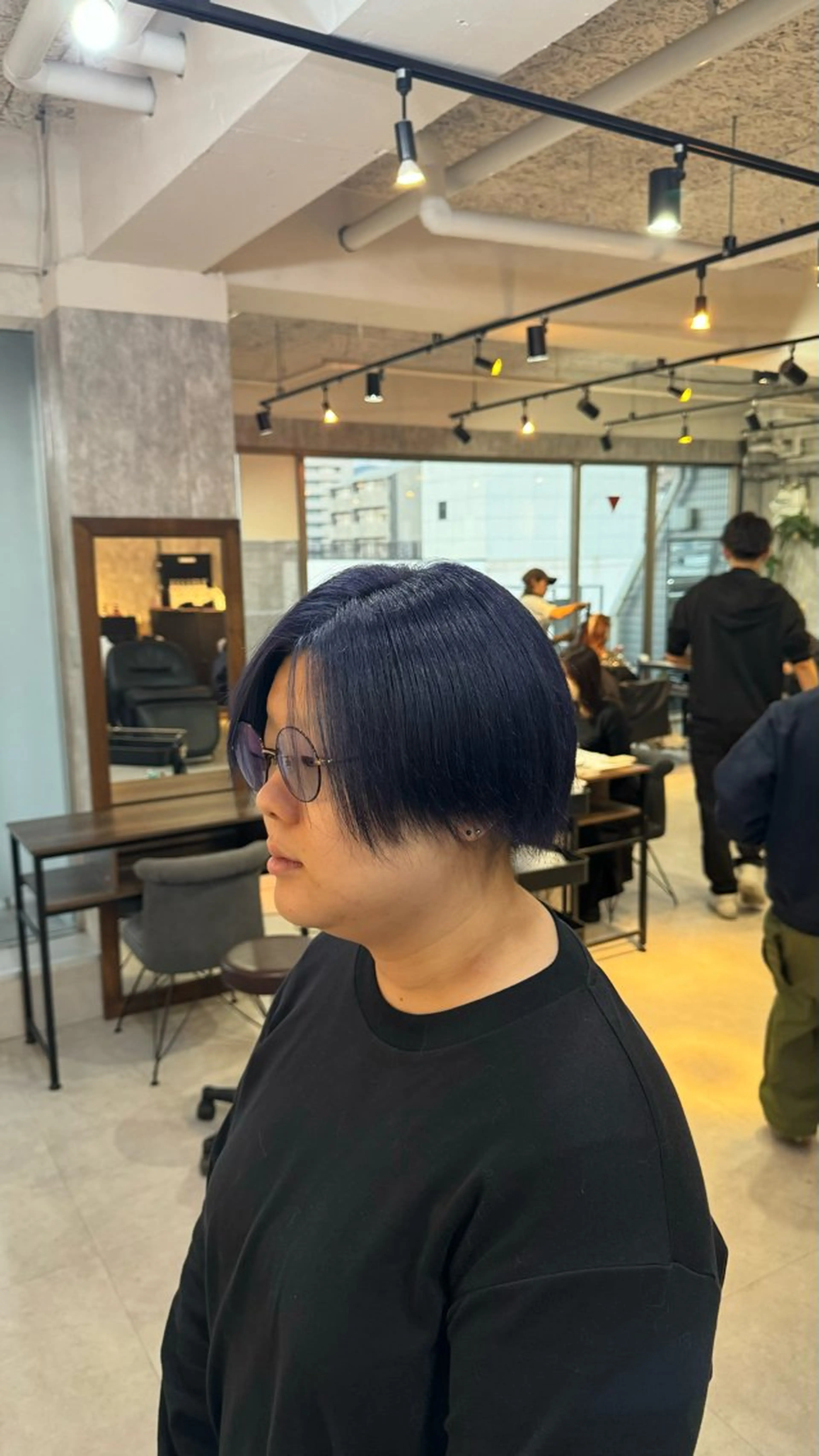 カラー ブリーチ ブルーカラー 齋藤 紗矢香のヘアスタイル