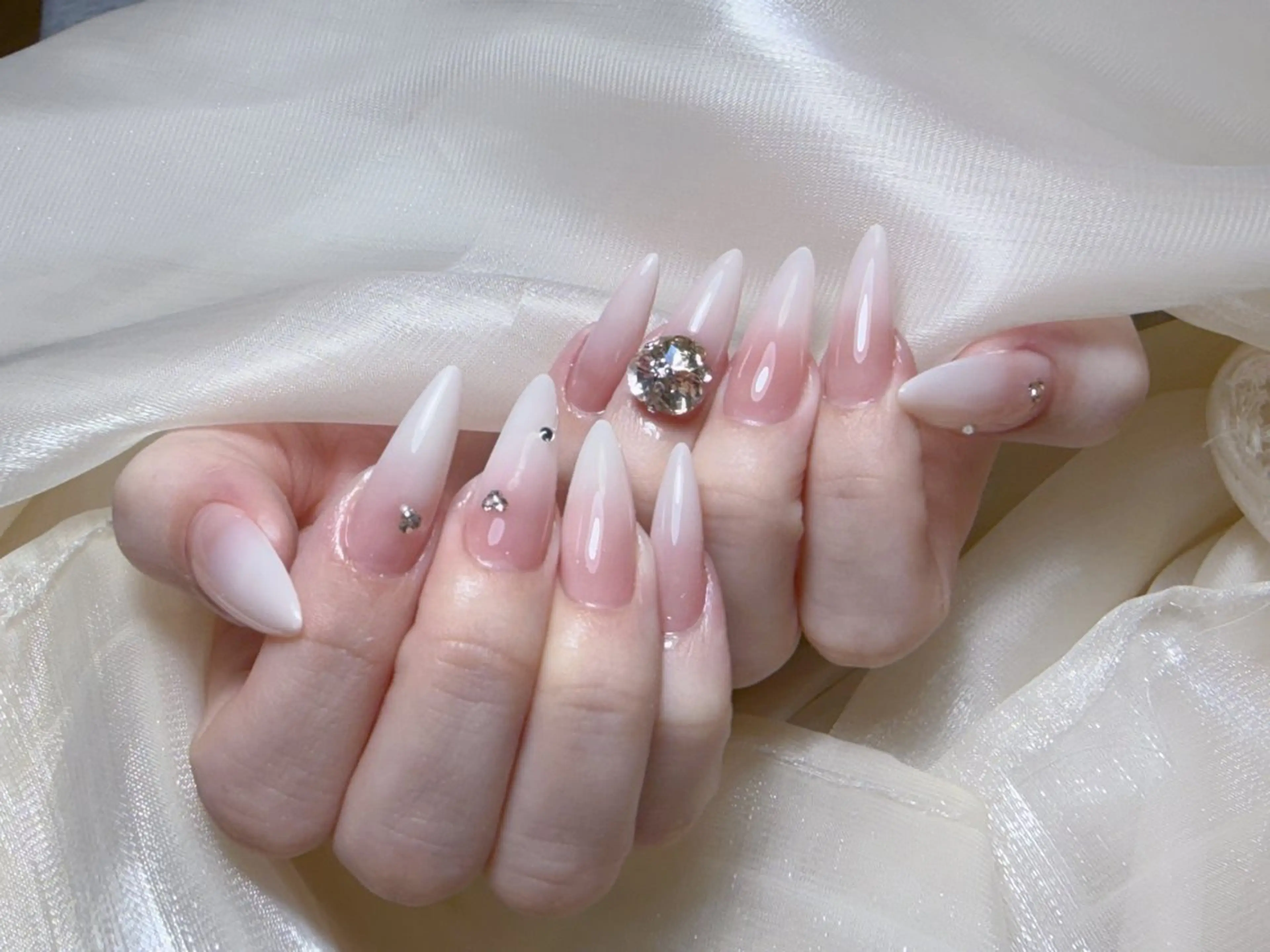 ネイル ハンドネイル Rolakira マニのネイルデザイン