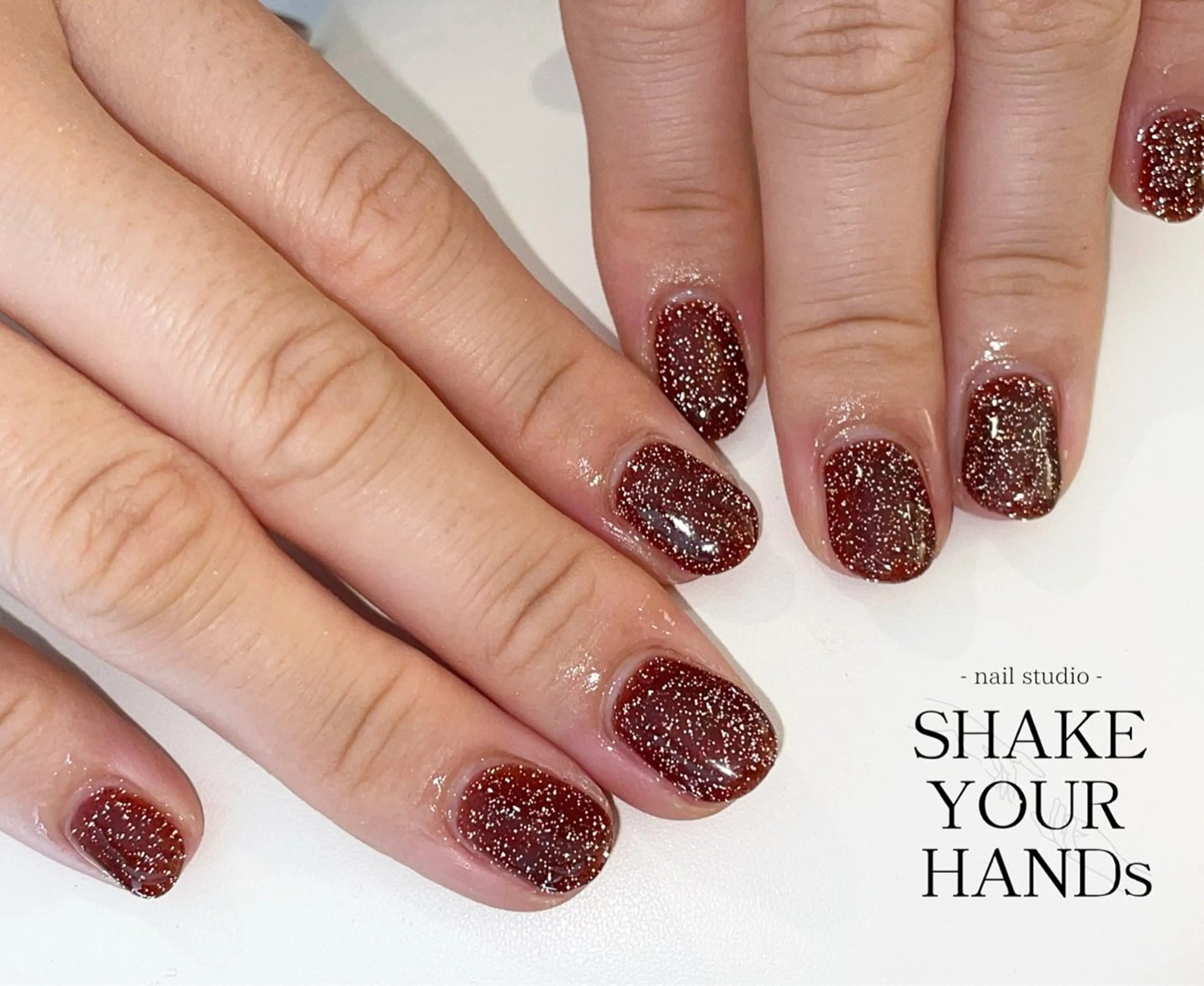 ネイル ブラウン ハンドネイル ネイルスタジオ シェイクユアハンズのネイルデザイン