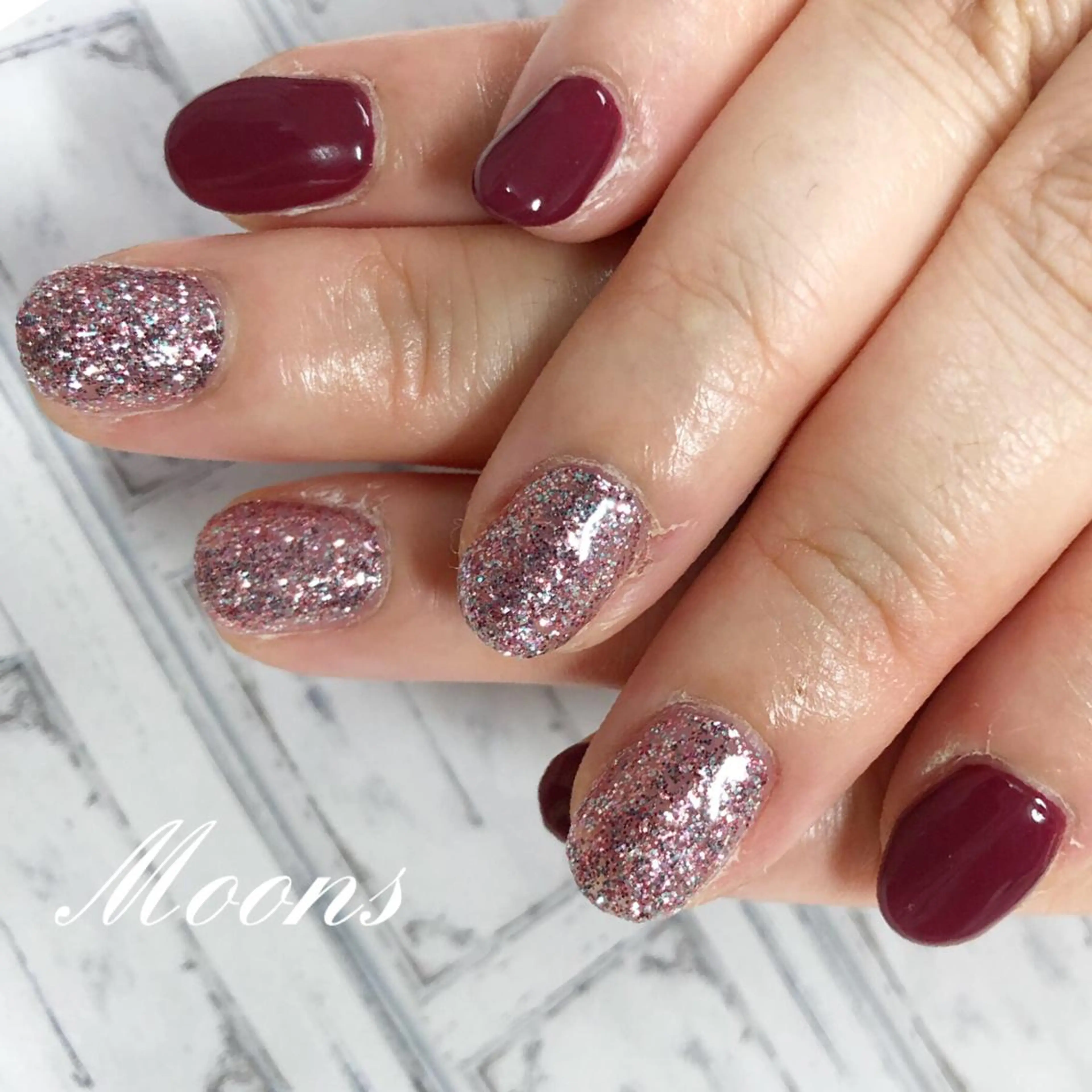 ネイル ラメ(グリッター) 美肌・美爪育成サロン ムーンズのネイルデザイン