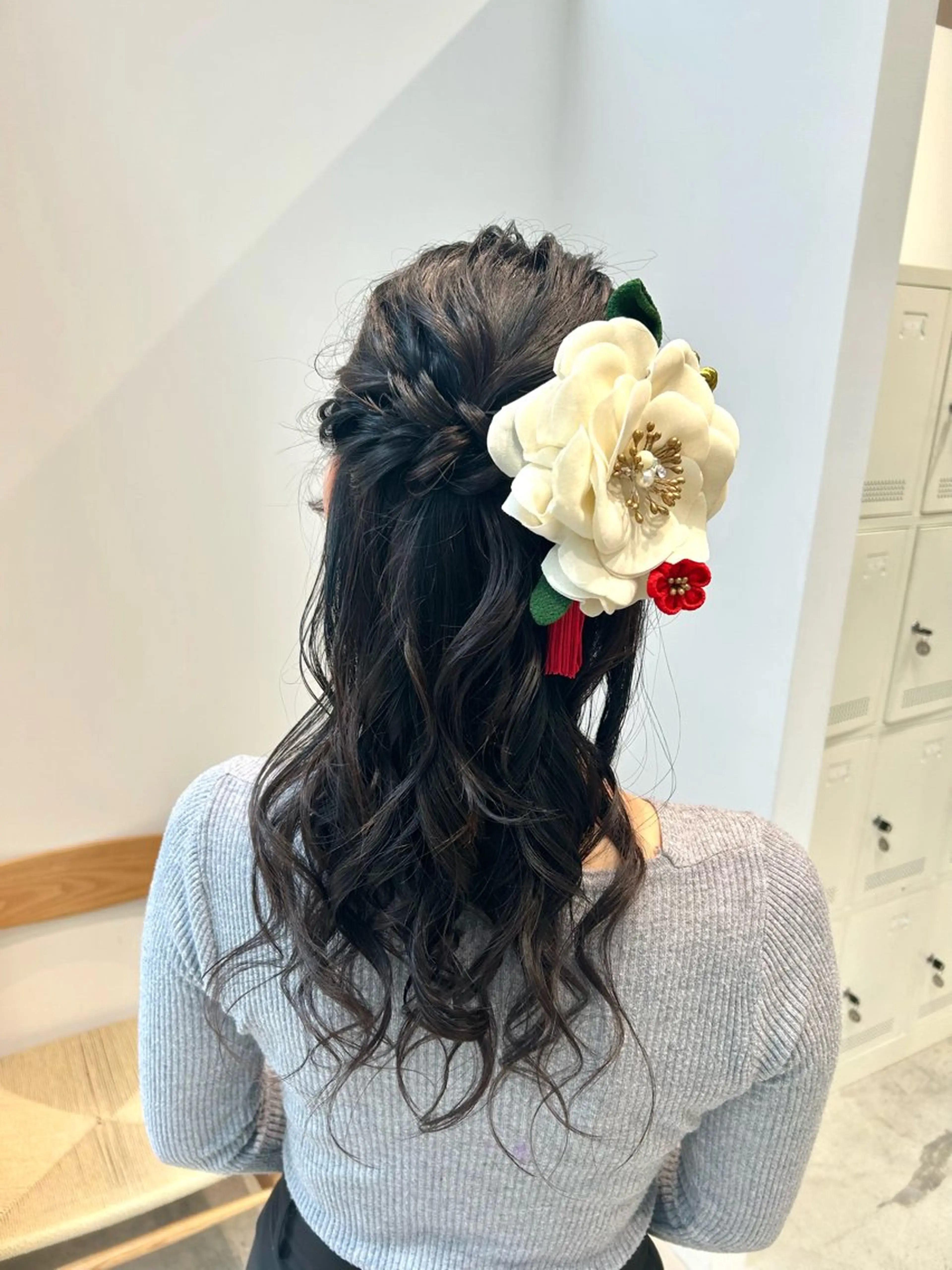 ロング カラー ヘアアレンジ 卒業式のヘアスタイル ヘアセット yuka .のヘアスタイル