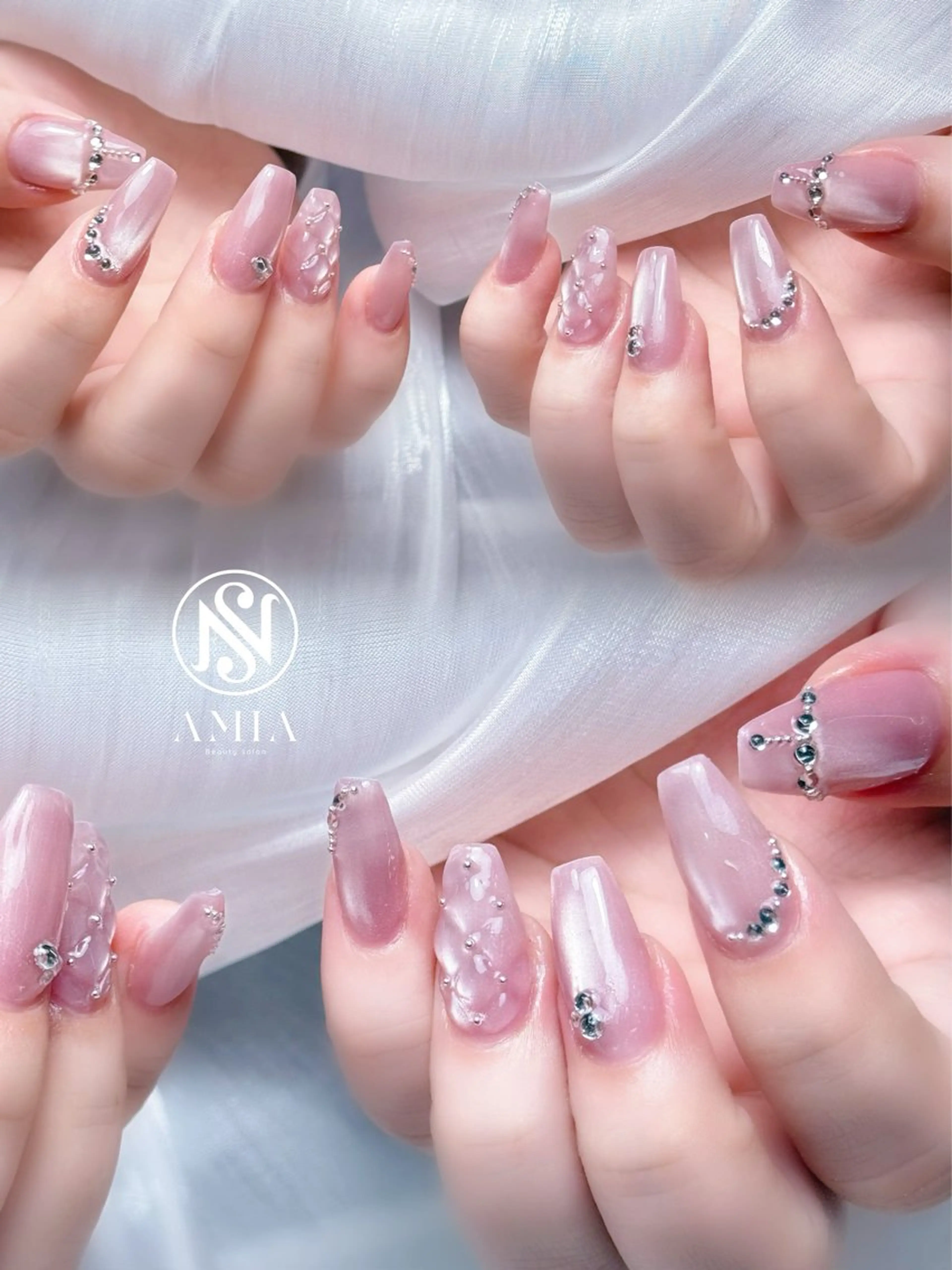 セミロング ハンドネイル AMIA BEAUTY SALON所属・🌟AMIA BEAUTY🌟のネイルデザイン