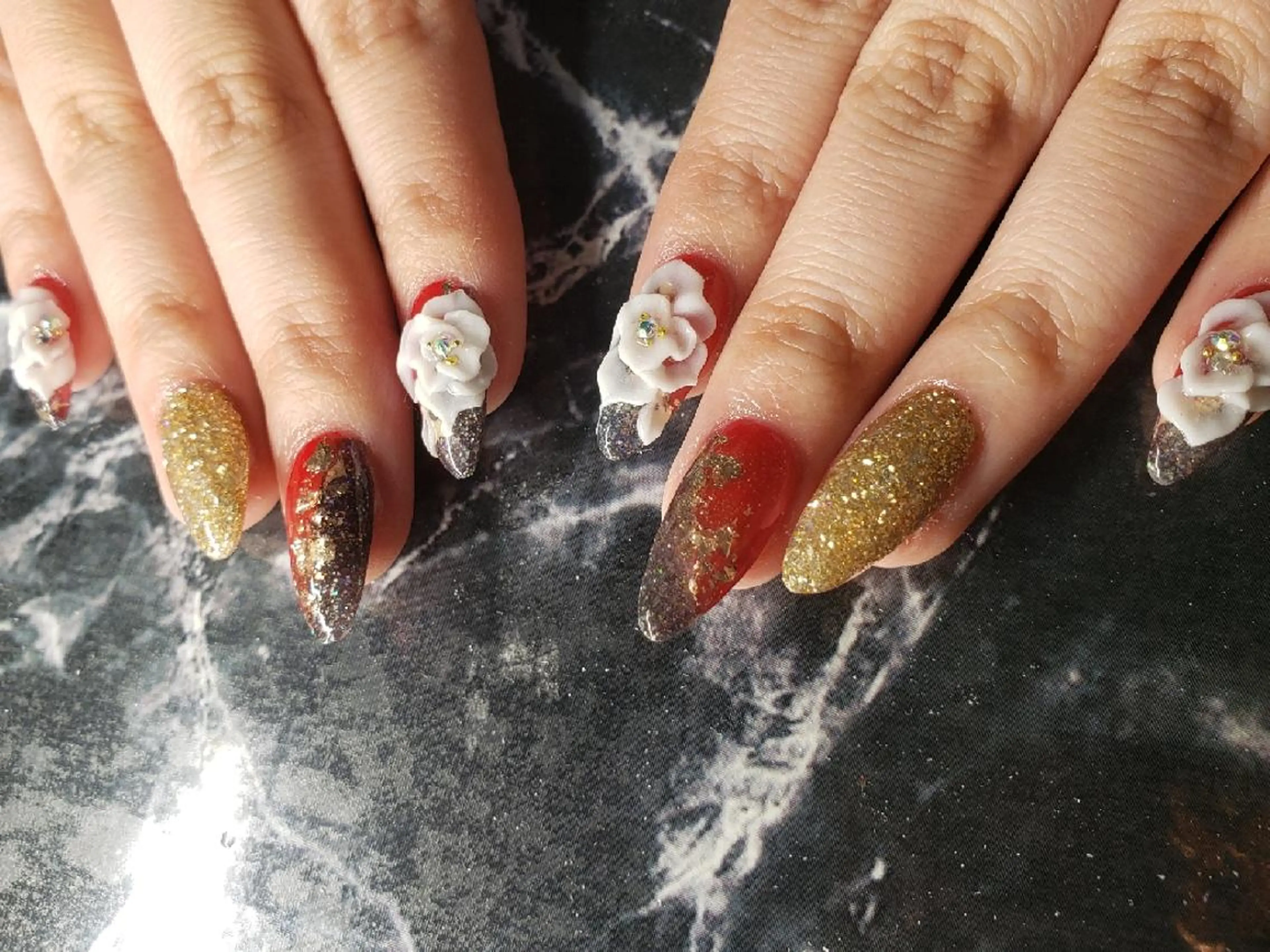 ミディアム ネイル ハンドネイル クロキ 。のネイルデザイン