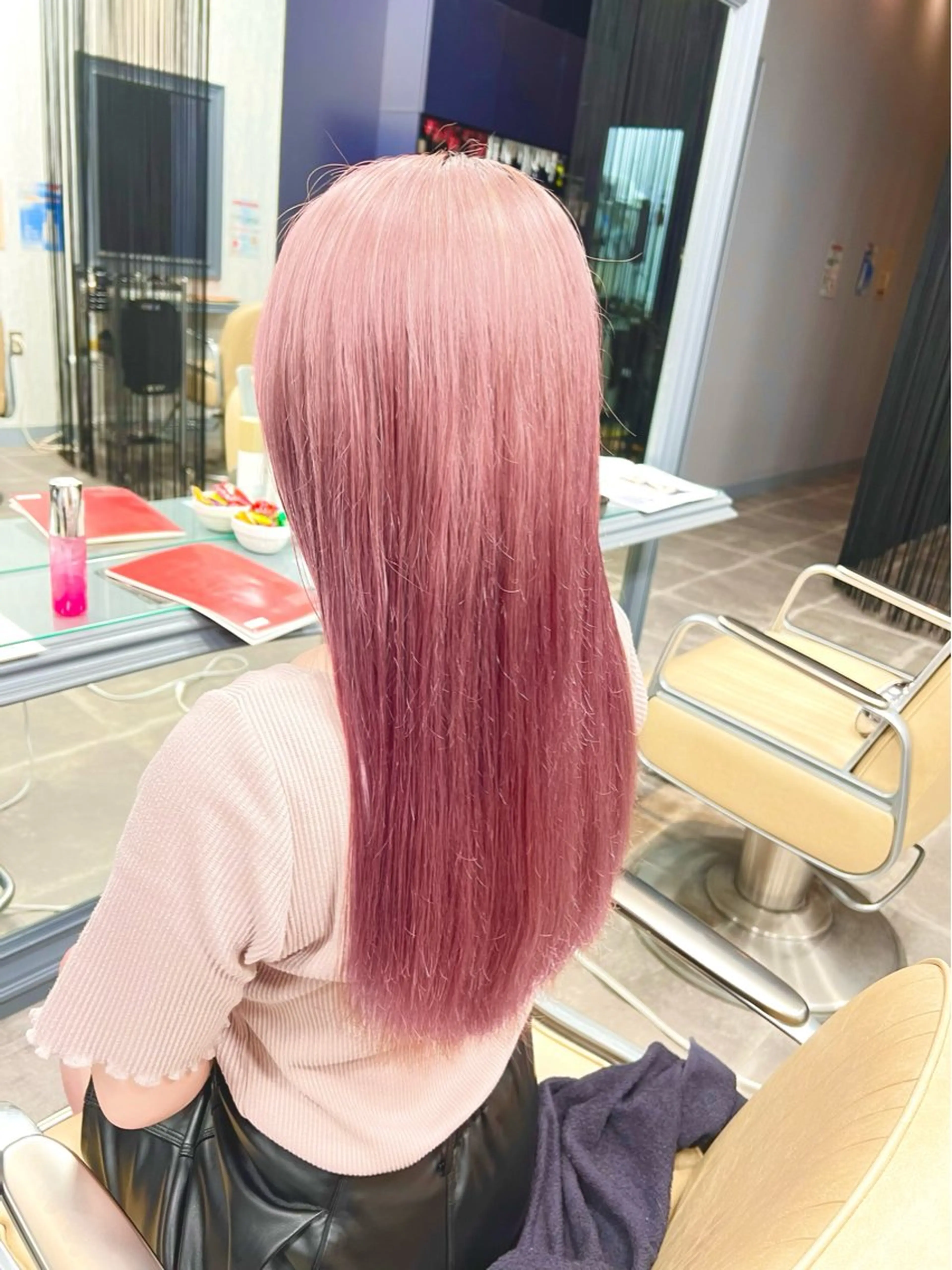 ロング アートラッシュフォーヘア所属・柴田 新菜のヘアスタイル