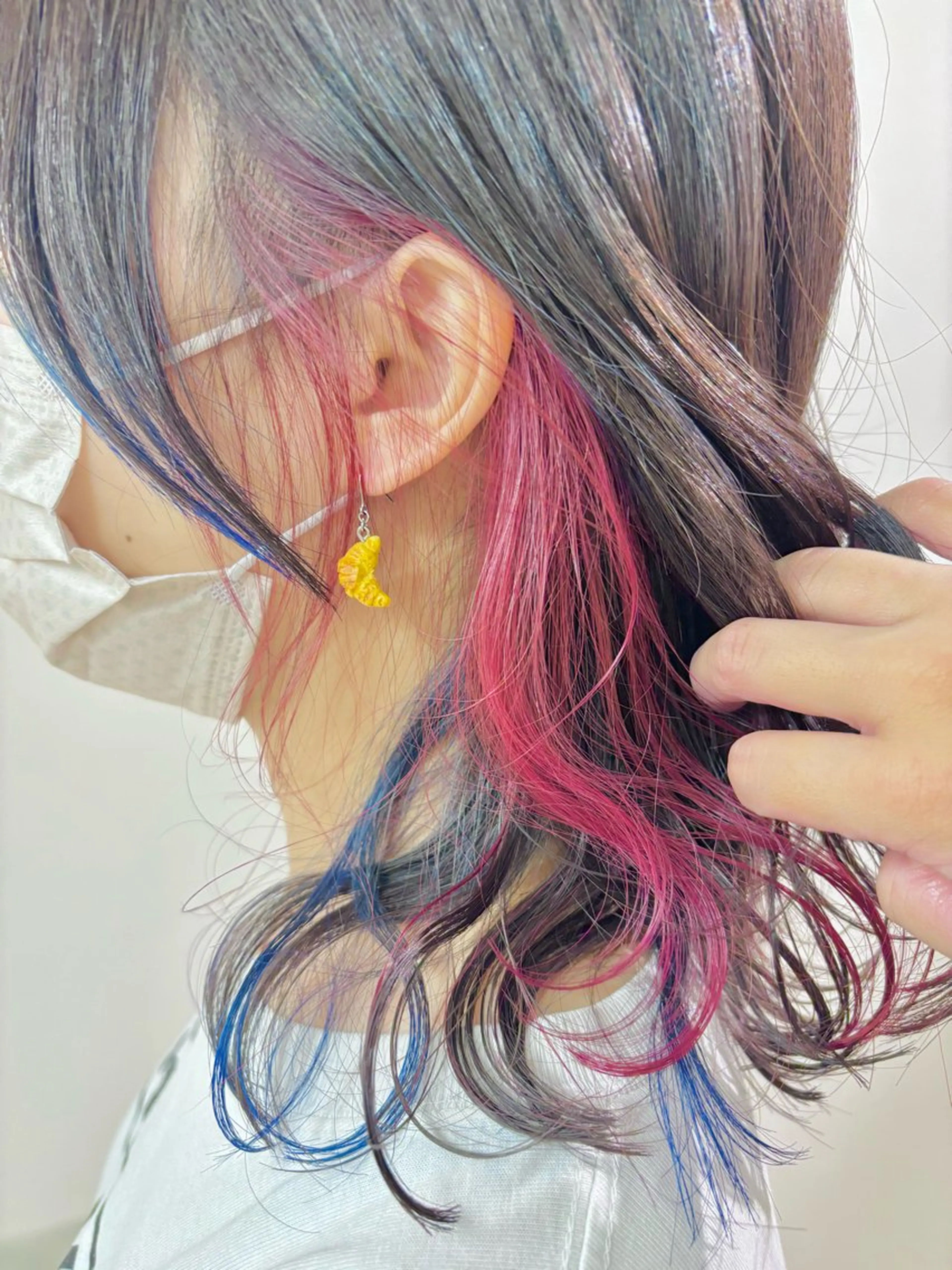 セミロング カラー 古川 琴美のヘアスタイル