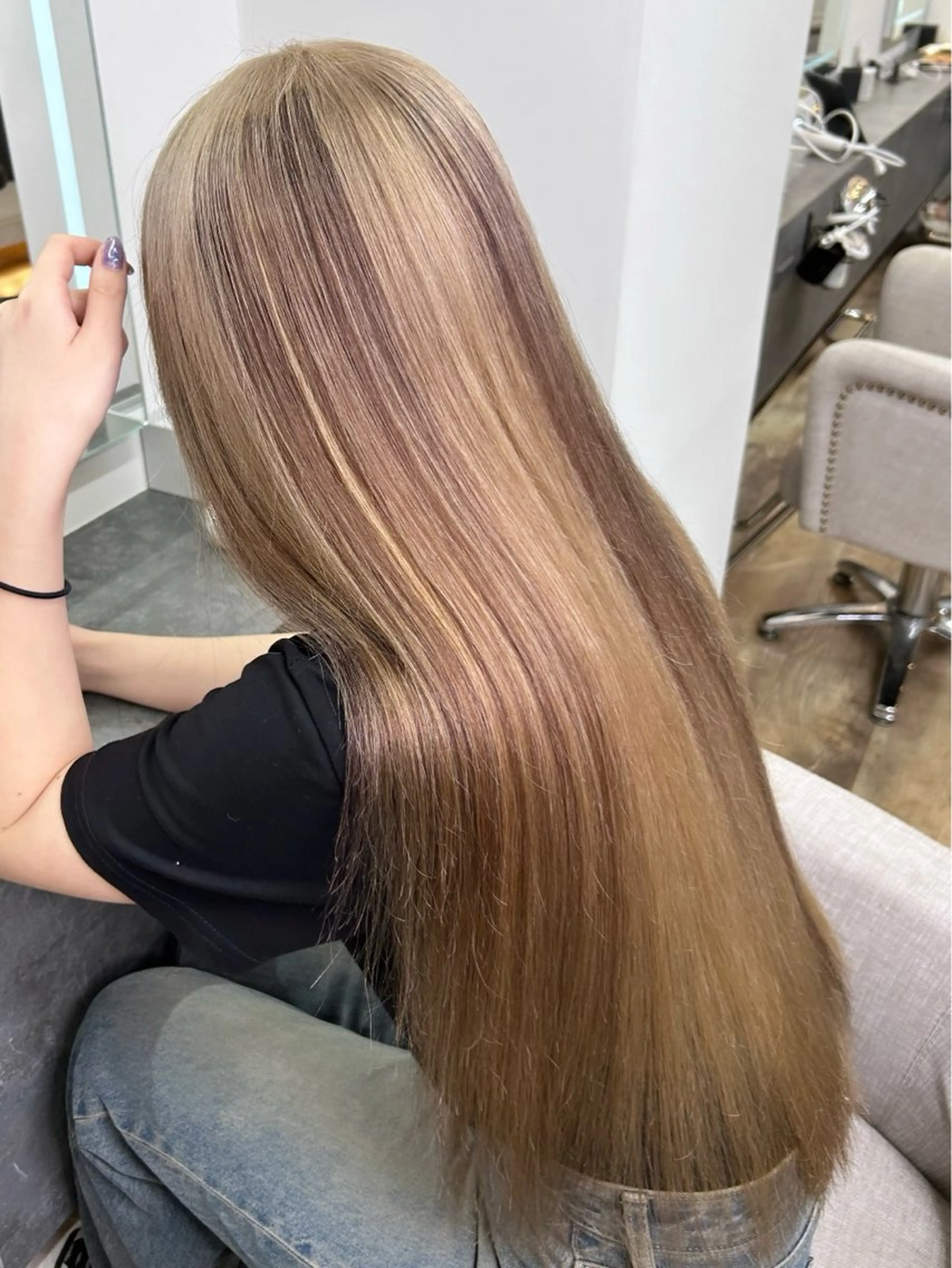 ロング カラー ヘアカラー トリートメント MARQUEE所属・Ayame / ハイトーンカラーのヘアスタイル