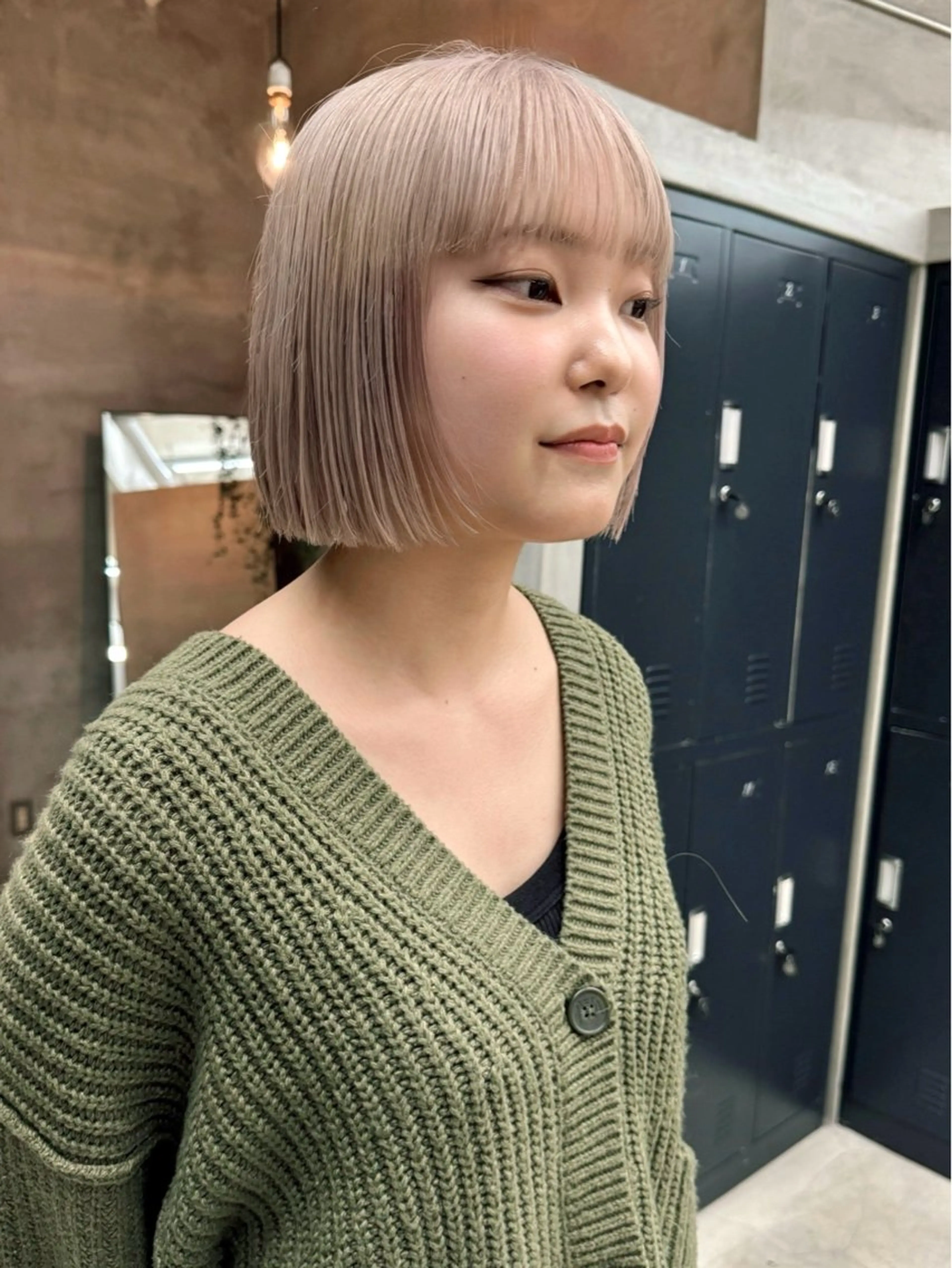 ショート カラー ベージュカラー ミルクティーベージュ カット ヘアカラー トリートメント デザイン/レイヤー Kaito🐩/栄のヘアスタイル