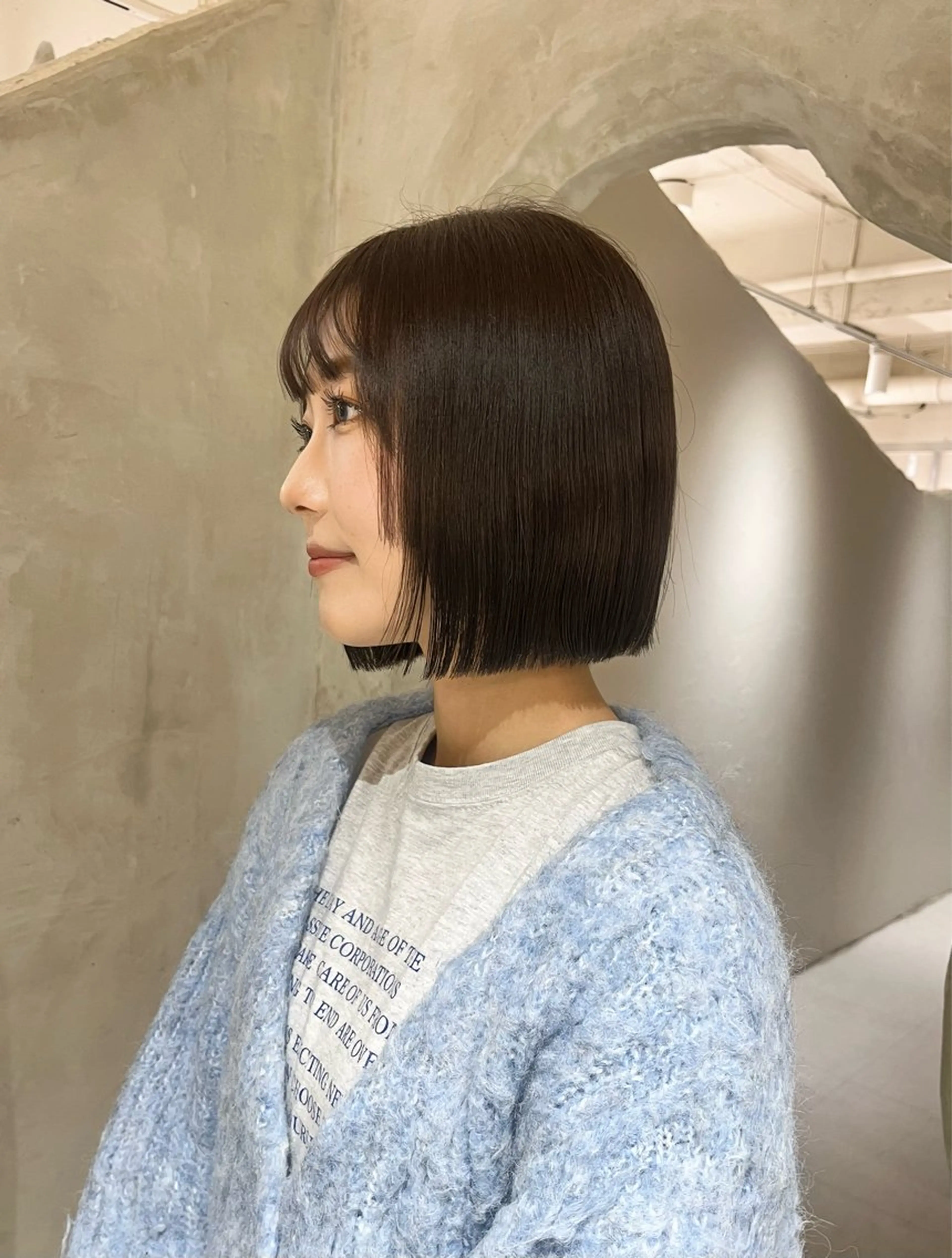 ミディアム カラー ボブ カット ヘアカラー トリートメント effect横浜所属・切りっぱなしボブ/ 艶カラー/綾莉のヘアスタイル
