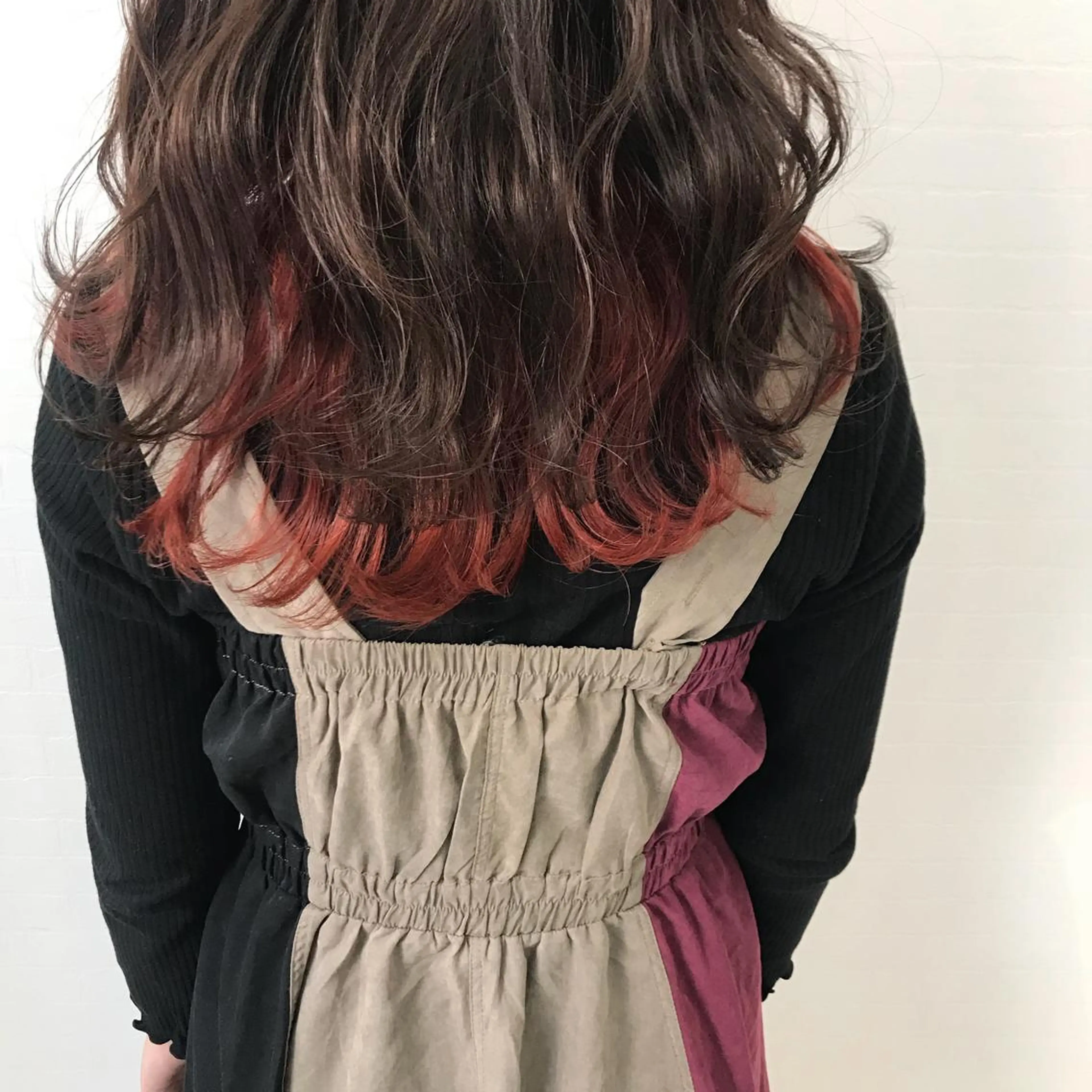 ロング カラー オリーブ/アッシュ やわらか透明感カラーのヘアスタイル