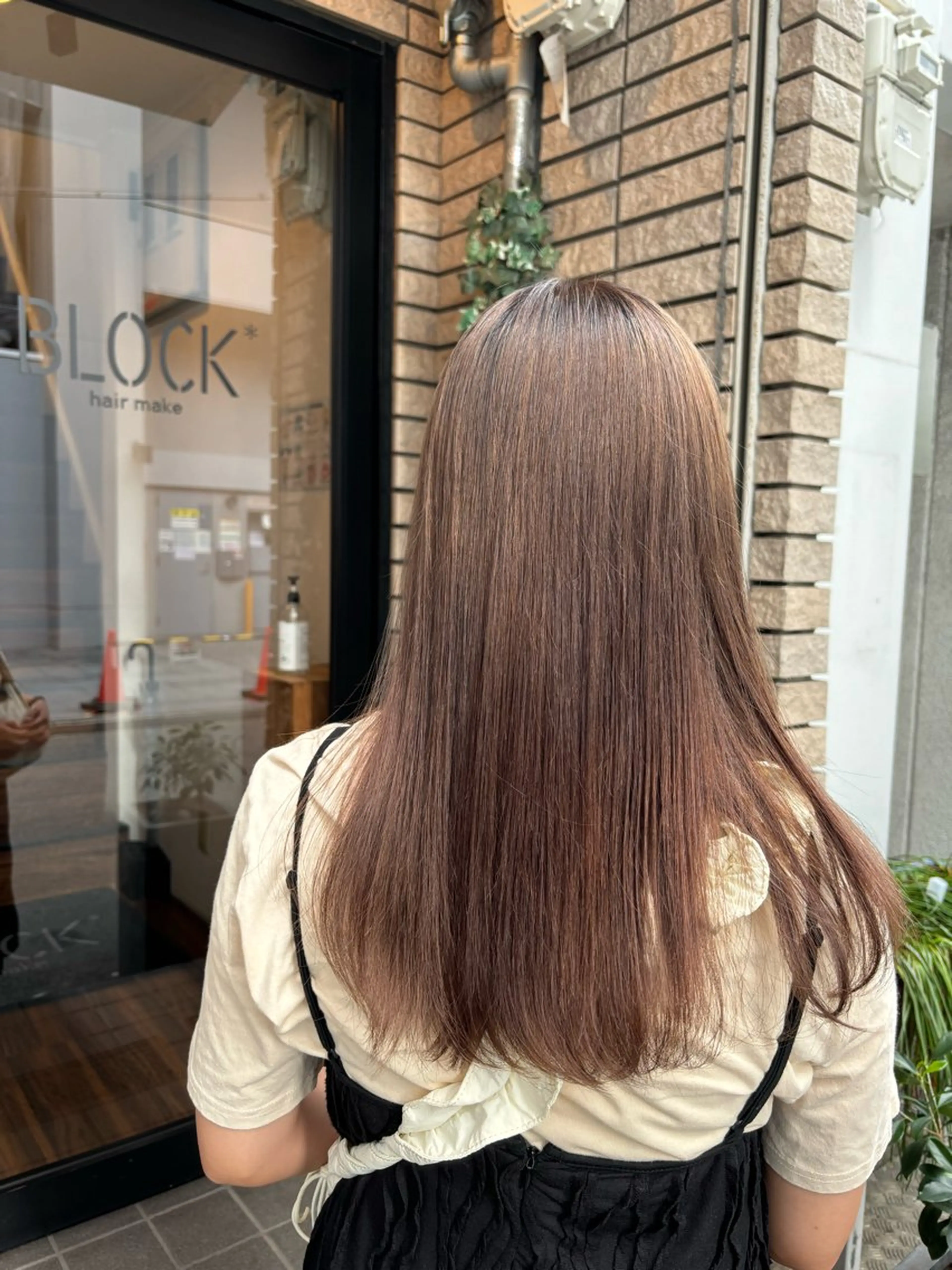 ロング カラー 山下 歩華のヘアスタイル