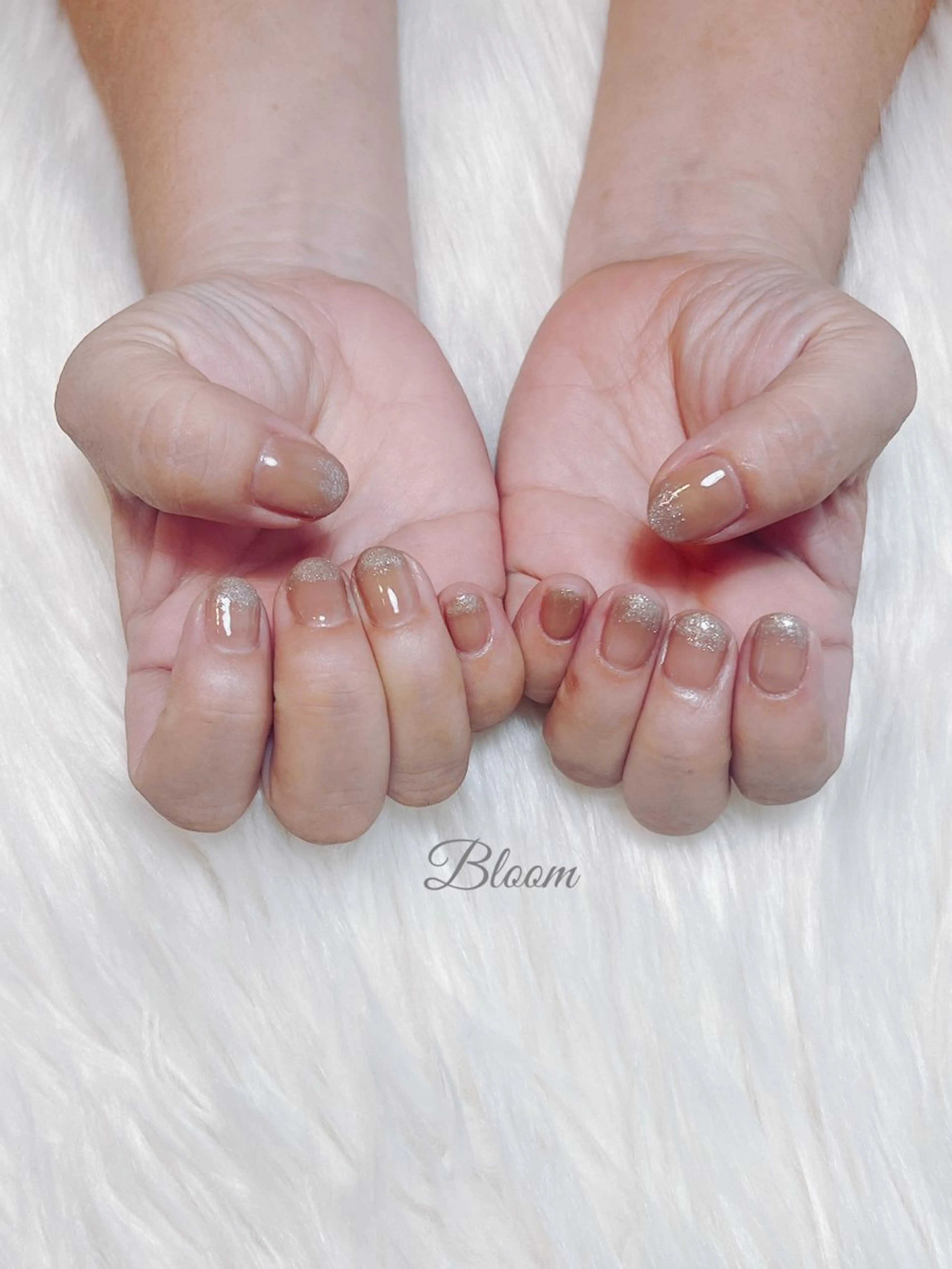 ネイル ジェルネイル キラキラネイル オフィスネイル ワンカラーネイル シンプルネイル Bloom Nail Salonのネイルデザイン