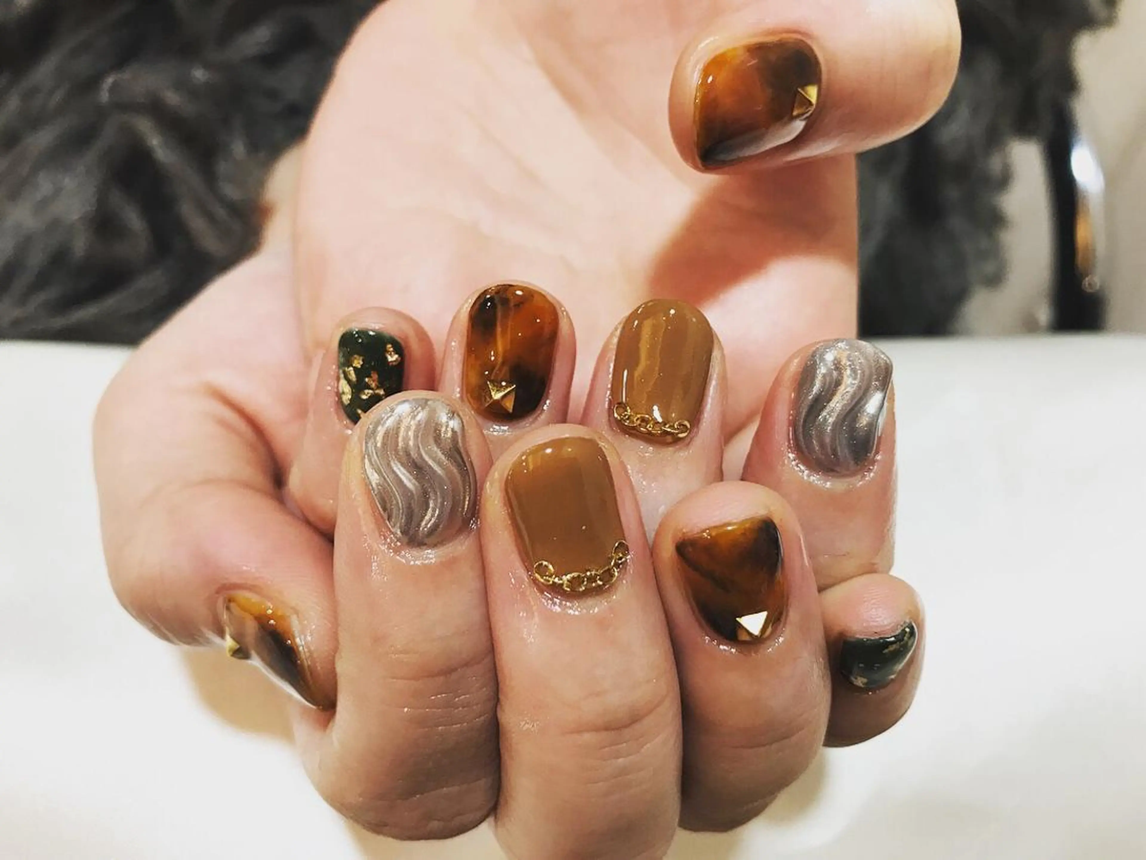 ネイル べっ甲ネイル nailsalon colon所属・nailartist lisaのネイルデザイン