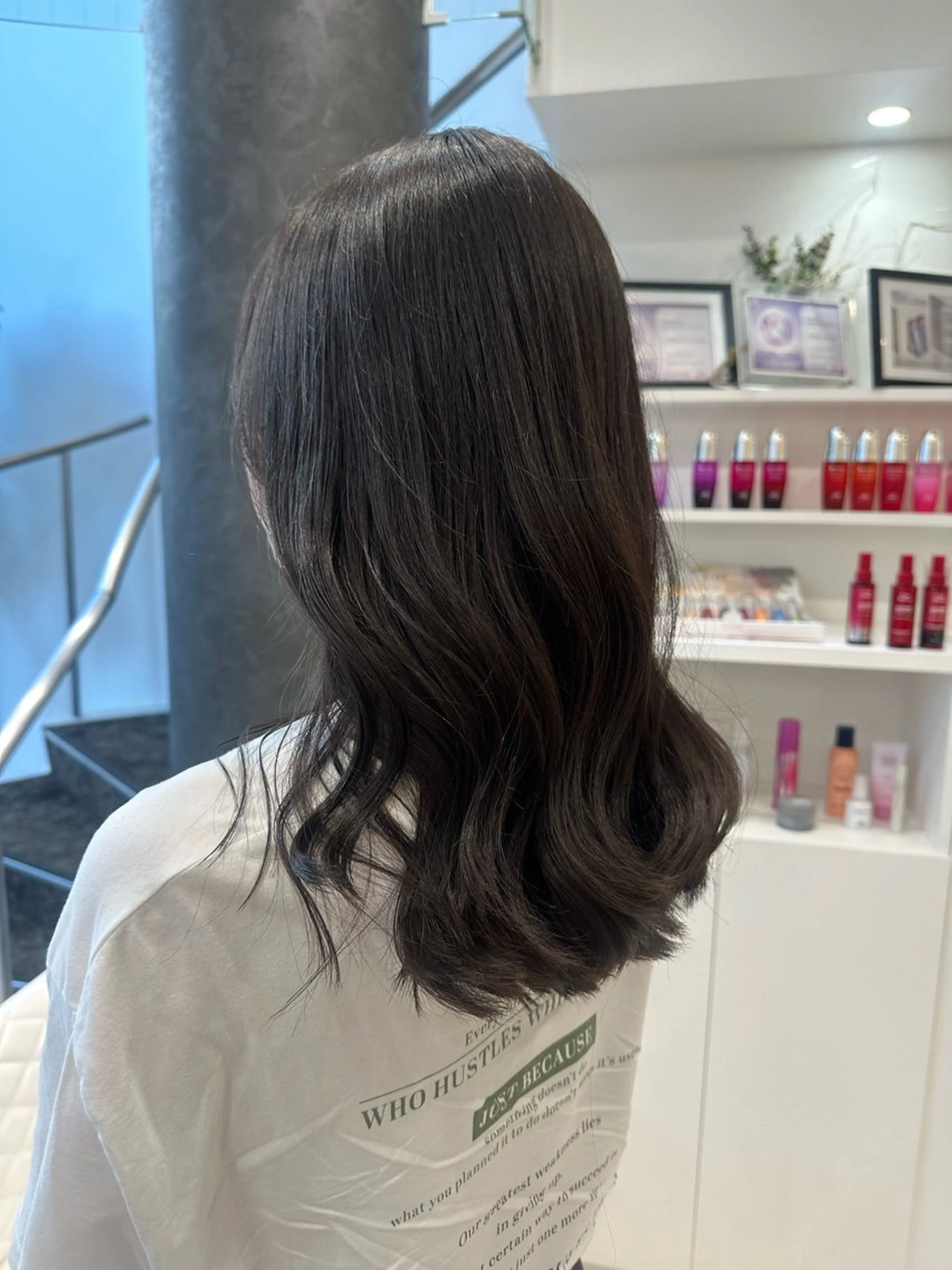 セミロング カット ヘアカラー トリートメント 【潤いツヤヘア🫧】 岸野　妙波のヘアスタイル