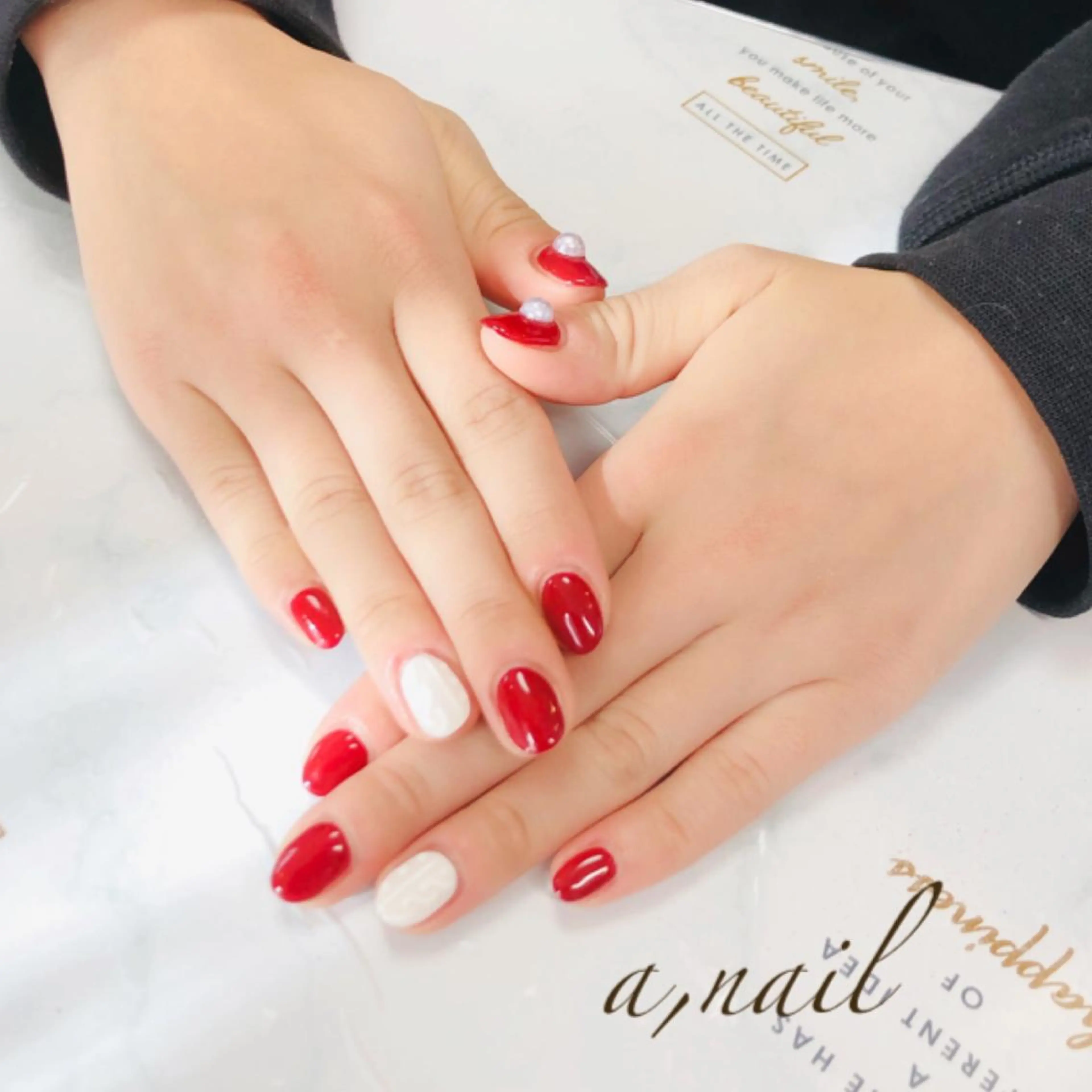 ネイル フットネイル ラメ(グリッター) ニュアンスネイル オフィスネイル ワンカラーネイル ハンドネイル ネイルサロン エーネイルのネイルデザイン