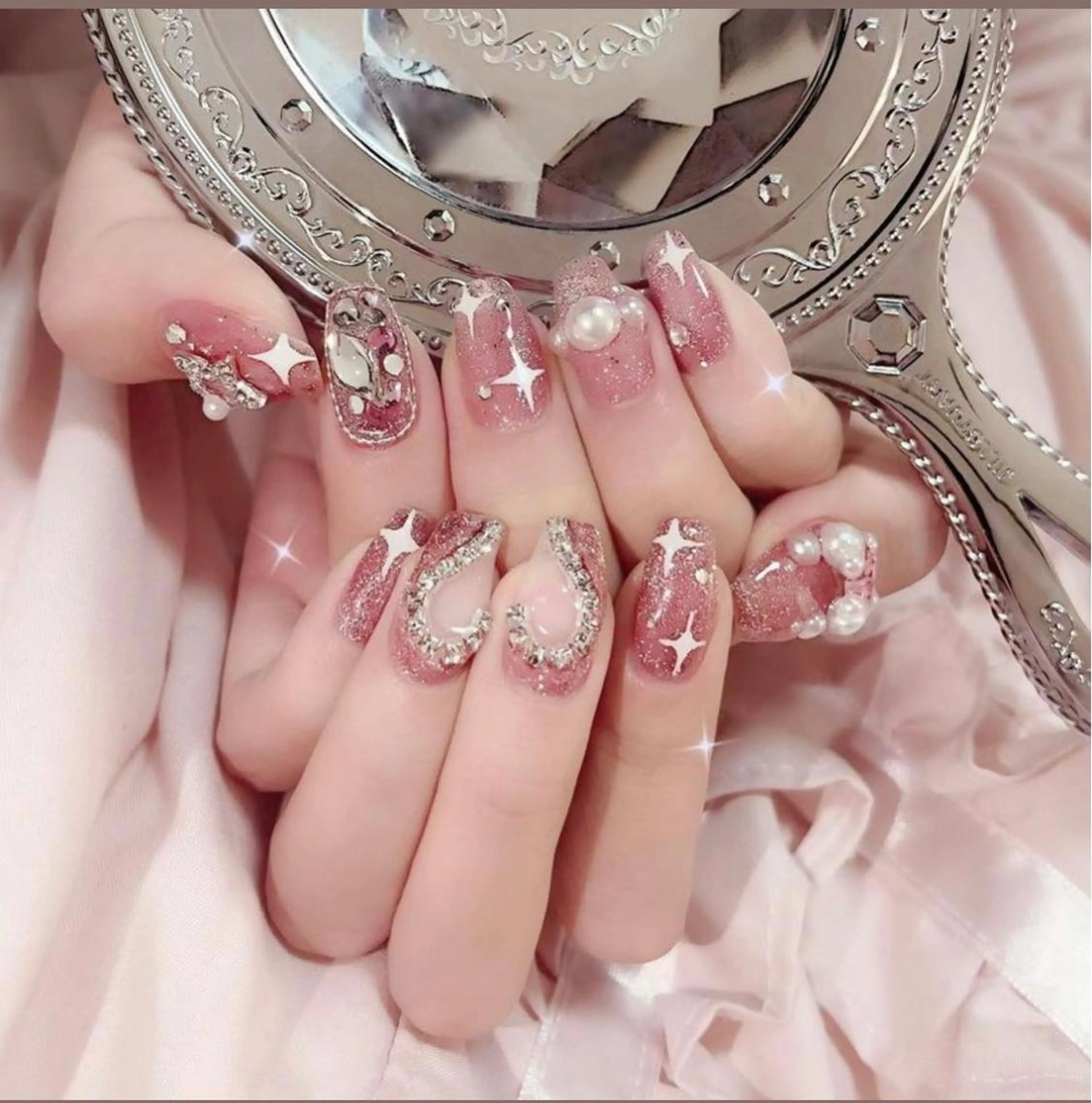 ネイル I-nailロング /ワンホン/キラキラのネイルデザイン