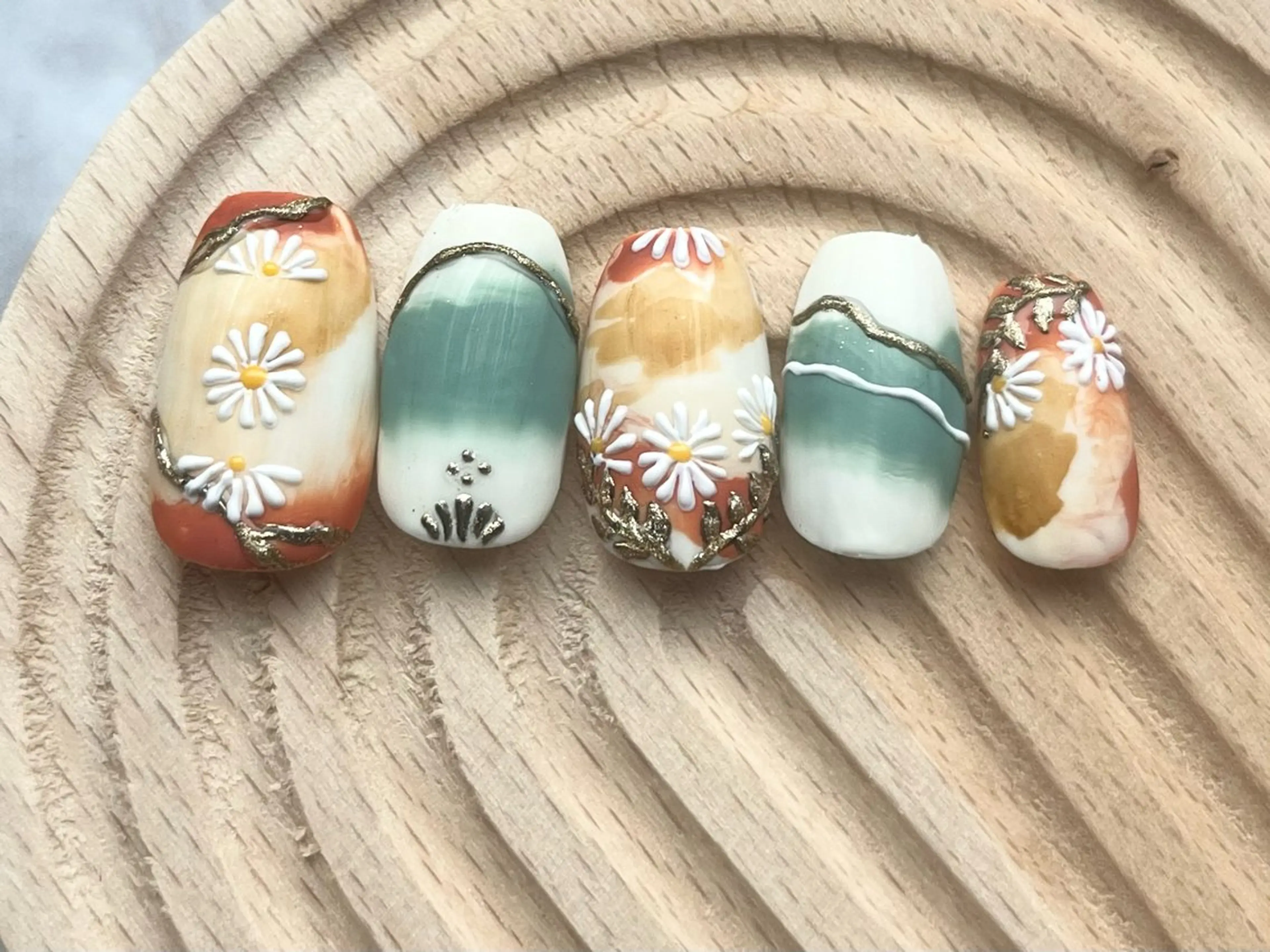 ネイル アートネイル ミラーネイル ハンドネイル nail salon Reversiのネイルデザイン