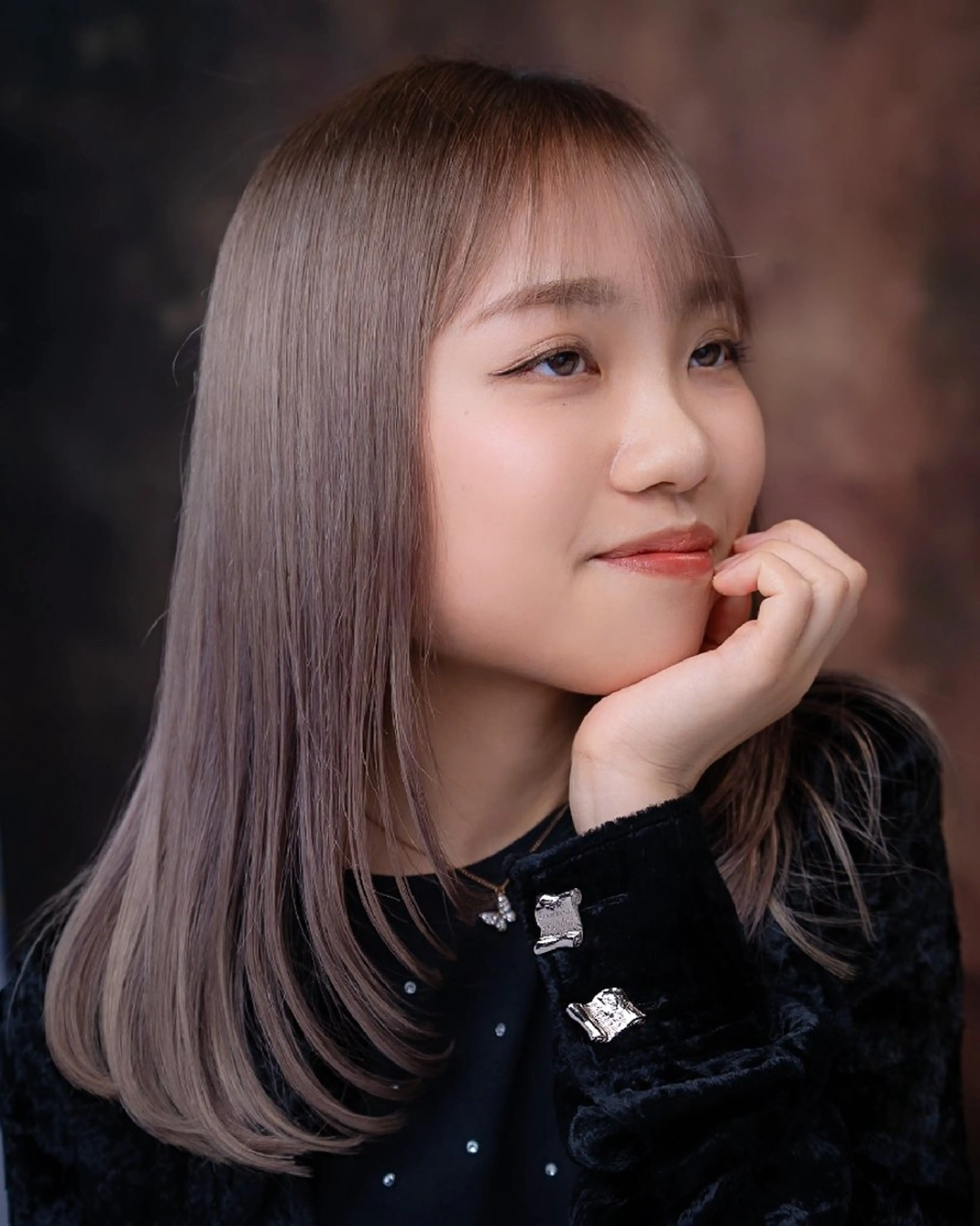 ロング カラー アッシュ ベージュカラー ブリーチ グレージュ ハイトーンカラー Loop for hair所属・松尾 泰伸のヘアスタイル