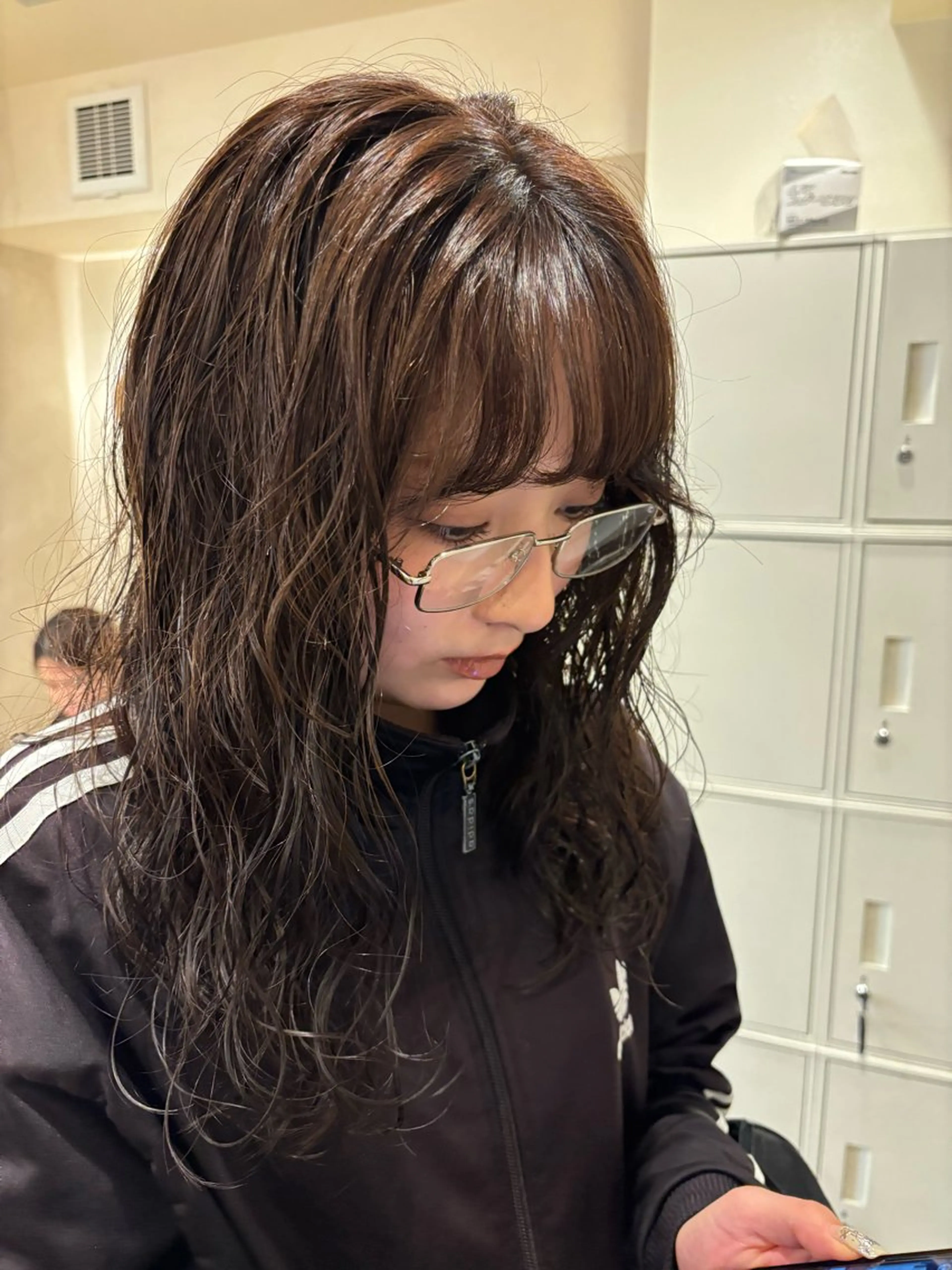 セミロング カラー パーマ セミロングパーマ ブラウンカラー カット ヘアカラー パーマ シンバヒナノ/パーマ レイヤー/髪質改善のヘアスタイル
