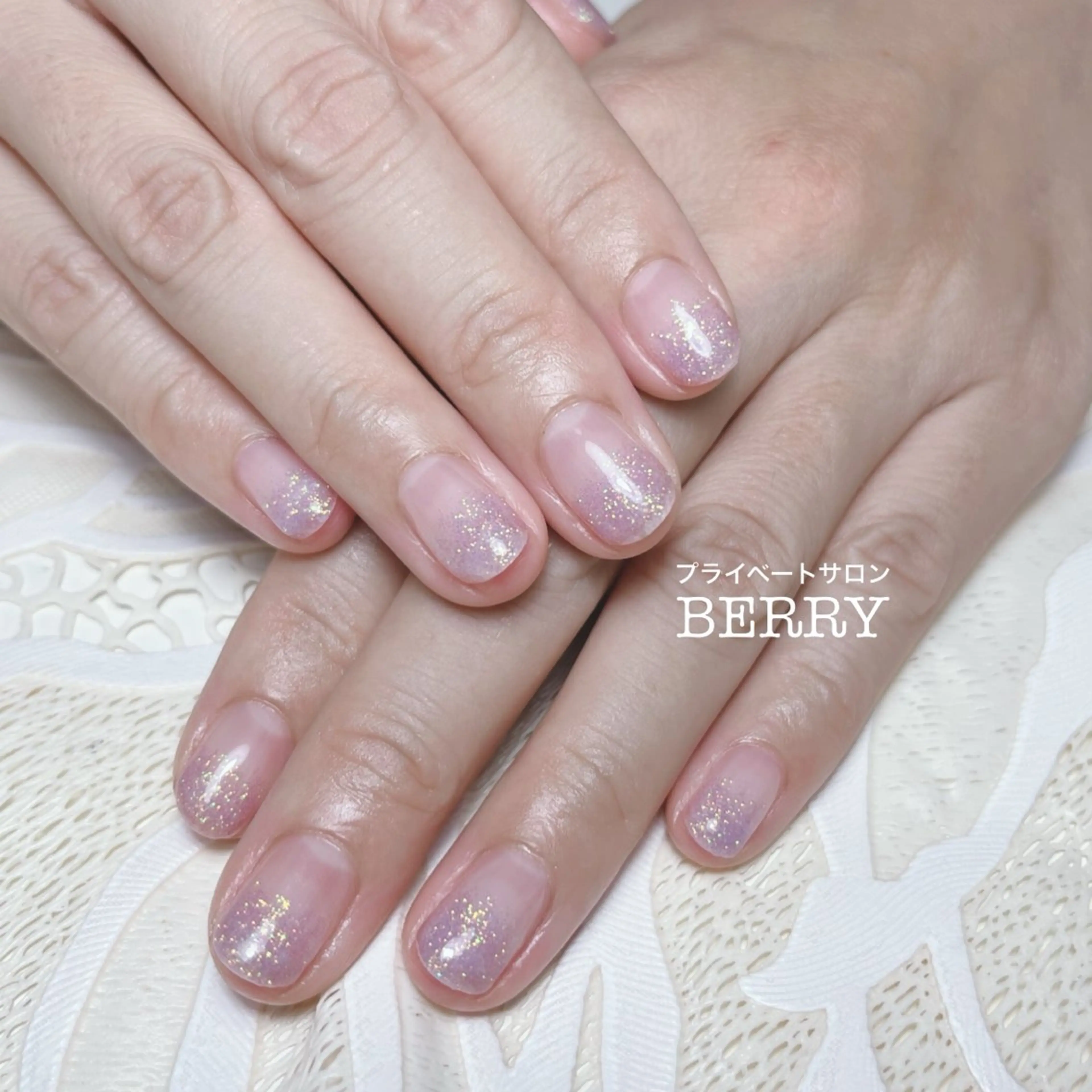 ネイル グラデーション ラメ(グリッター) ラメグラデーション ハンドネイル プライベートサロン BERRY所属・プライベートサロン BERRYのエステ・リラクイメージ